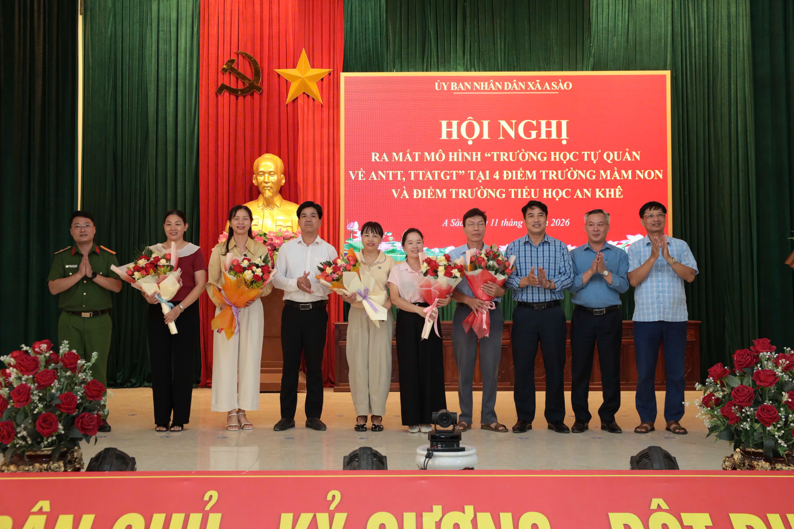 Công an xã A Sào phối hợp ra mắt 05 mô hình “Trường học tự quản về an ninh trật tự, trật tự an toàn giao thông”