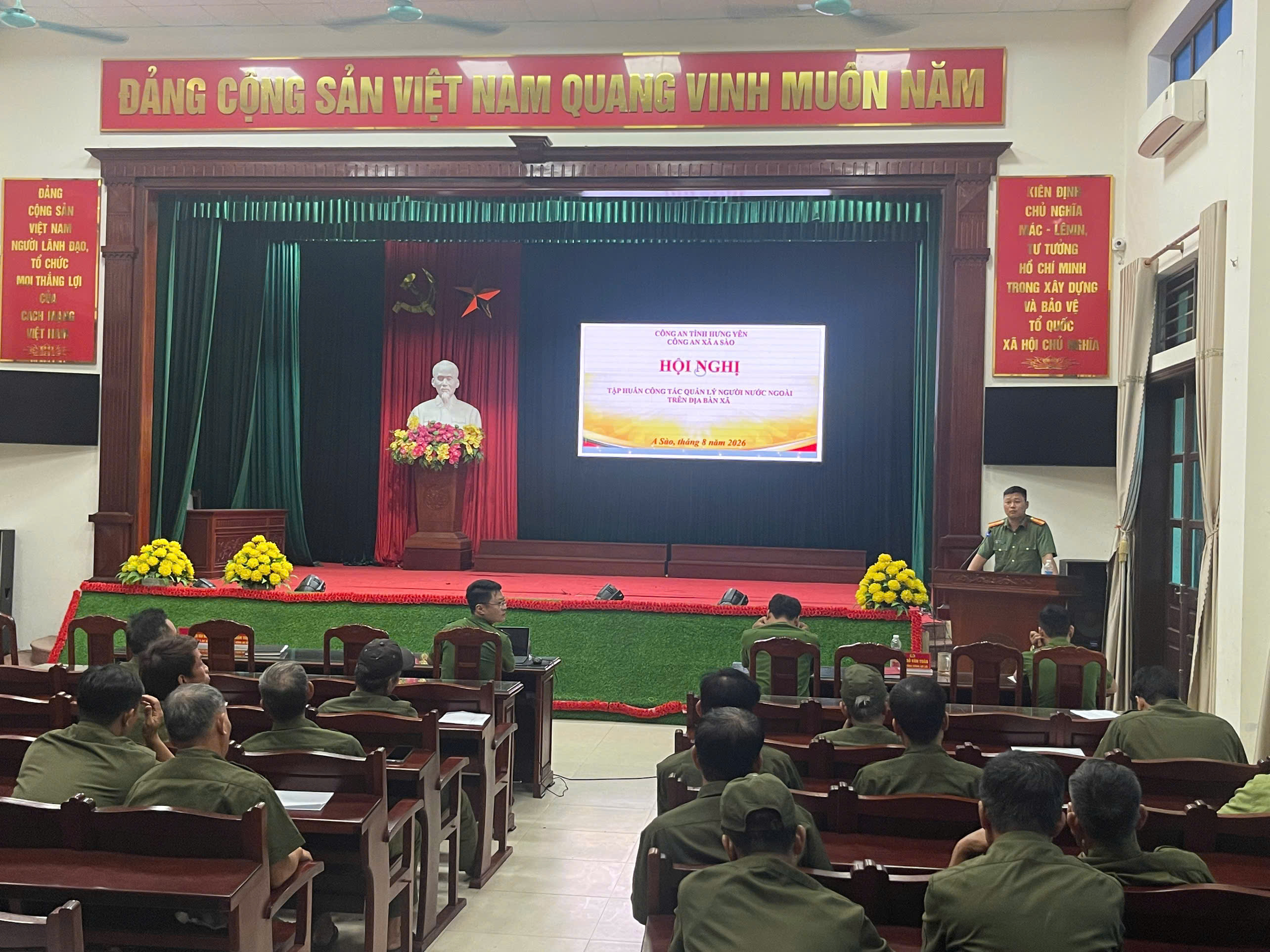 Công an xã A Sào tổ chức Hội nghị tập huấn cho lực lượng tham gia bảo vệ ANTT ở cơ sở trong công tác phối hợp quản lý hoạt động người nước ngoài