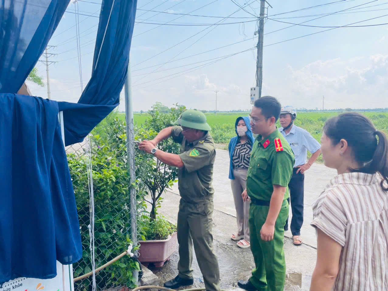 Xã Bắc Đông Hưng tổ chức ra quân giải tỏa hành lang, bảo đảm trật tự, an toàn giao thông.