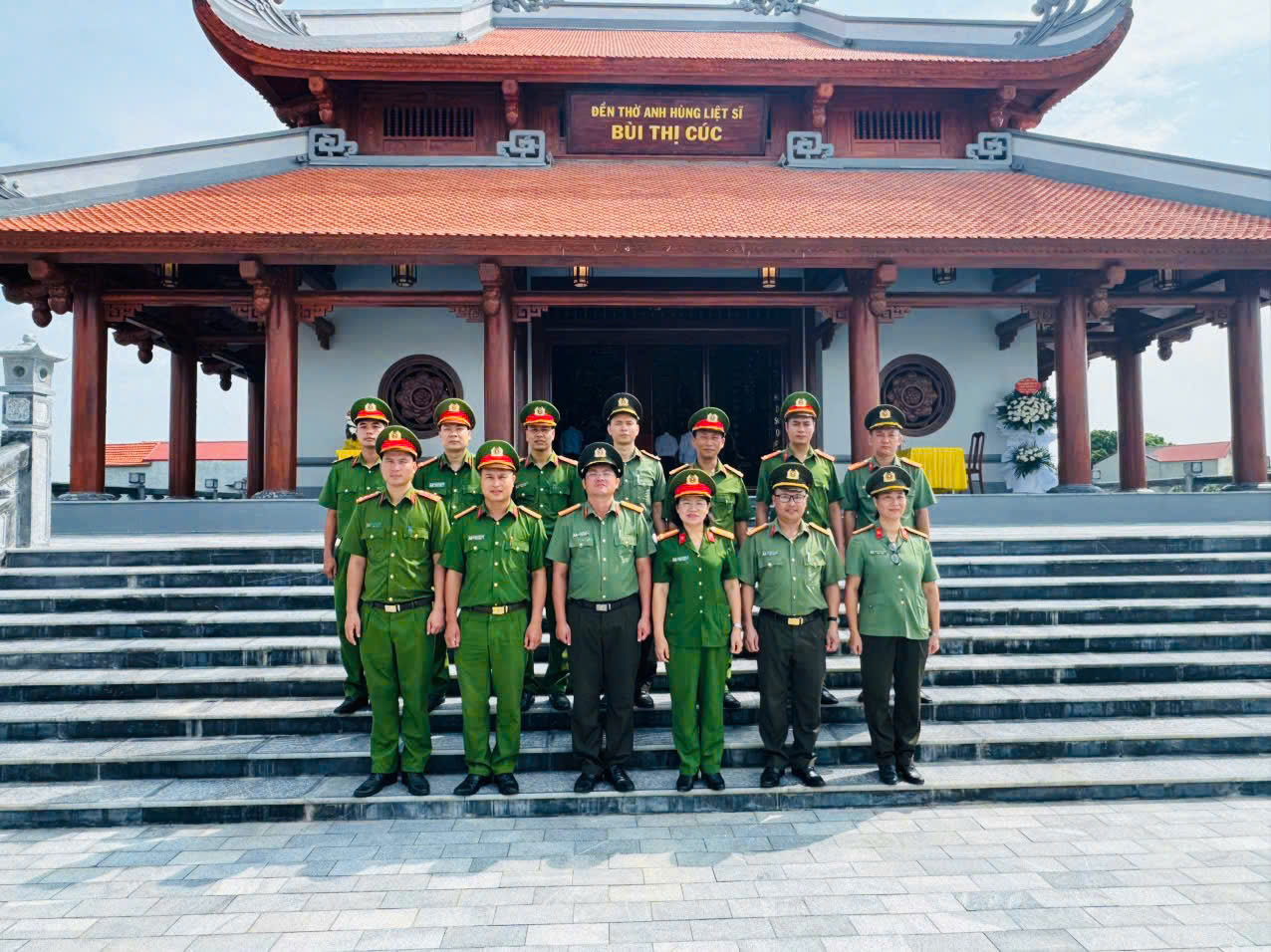 Công an xã Bắc Đông Hưng Tổ chức sinh hoạt chính trị tại Khu lưu niệm Anh hùng liệt sỹ Công an nhân dân Bùi Thị Cúc Nhân kỷ niệm 81 năm Ngày truyền thống lực lượng Công an nhân dân (19/8/1945 - 19/8/2026)