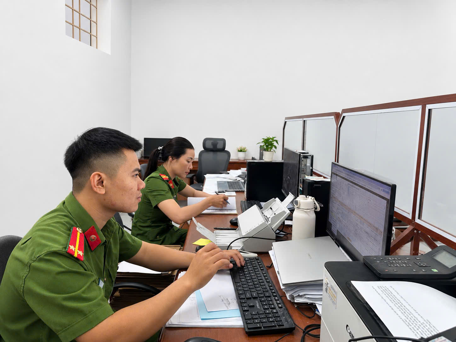 Công an xã Bắc Thái Ninh tăng cường công tác rà soát, cập nhật thông tin thân nhân liệt sĩ phục vụ việc thu mẫu ADN xác định danh tính hài cốt liệt sĩ