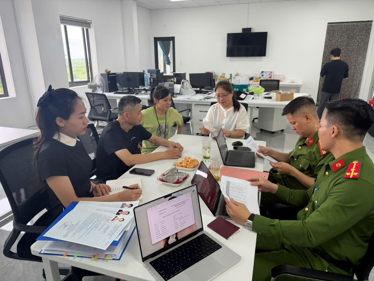 Công an xã Bắc Thái Ninh ra quân cao điểm rà soát, kiểm tra và xử lý vi phạm liên quan đến người nước ngoài cư trú, hoạt động trái phép