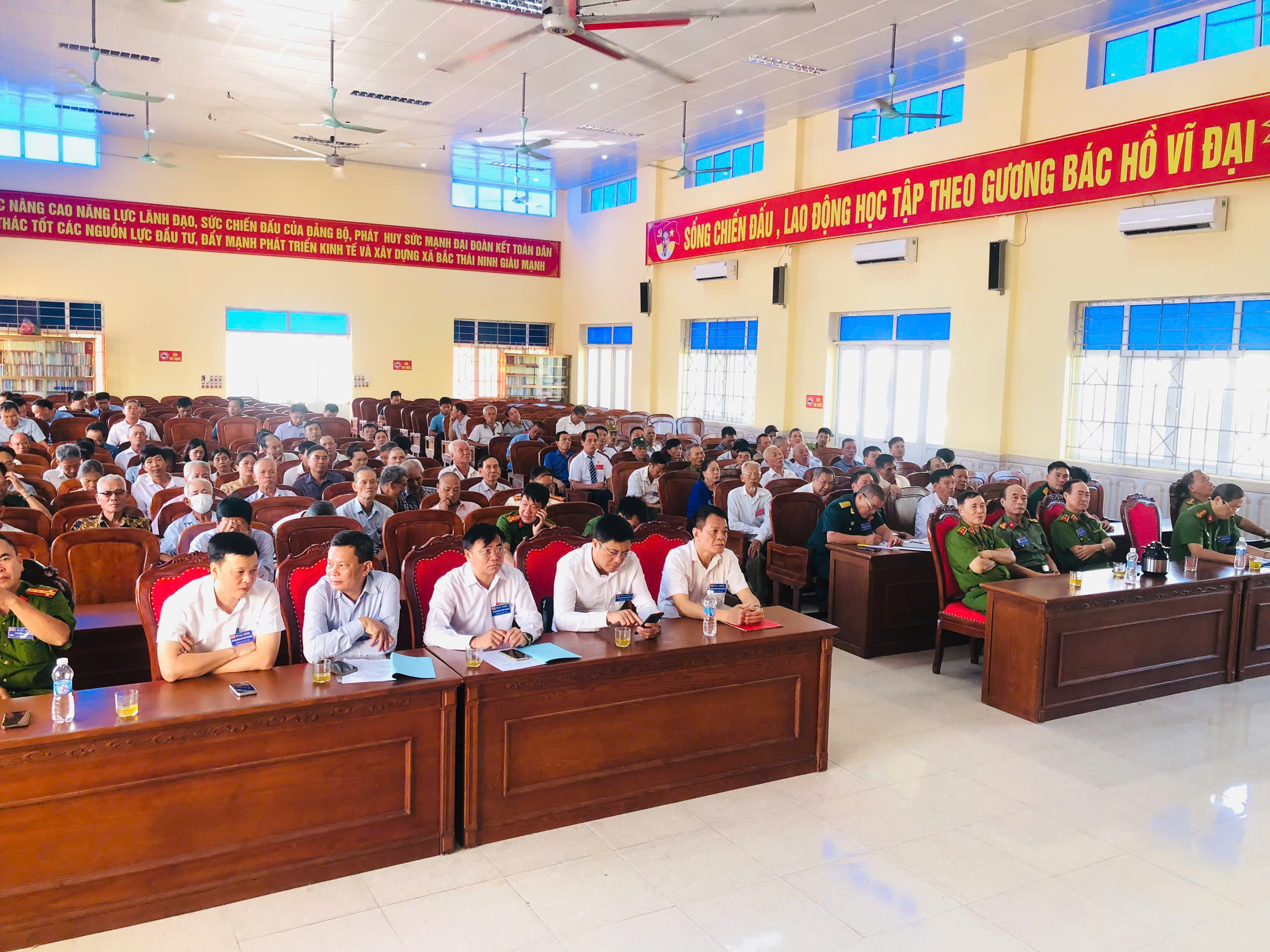 Toàn cảnh hội nghị