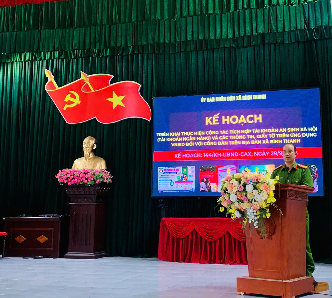 Công an xã Bình Thanh tham mưu đẩy nhanh tiến độ kích hoạt VNeID và tích hợp tài khoản an sinh xã hội cho Nhân dân