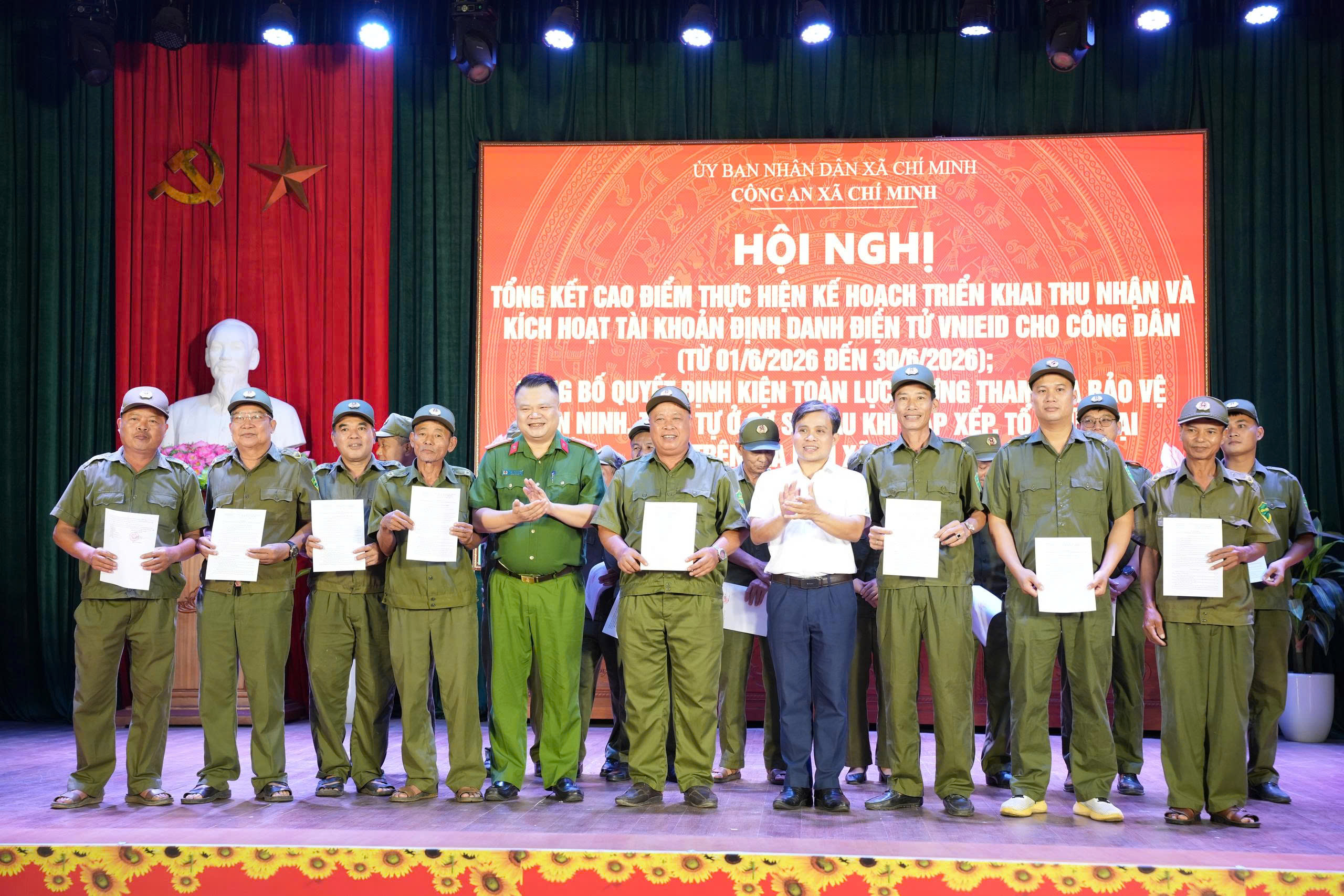 Công an xã Chí Minh tổ chức hội nghị tổng kết cao điểm triển khai VNeID, kiện toàn lực lượng tham gia bảo vệ an ninh, trật tự ở cơ sở