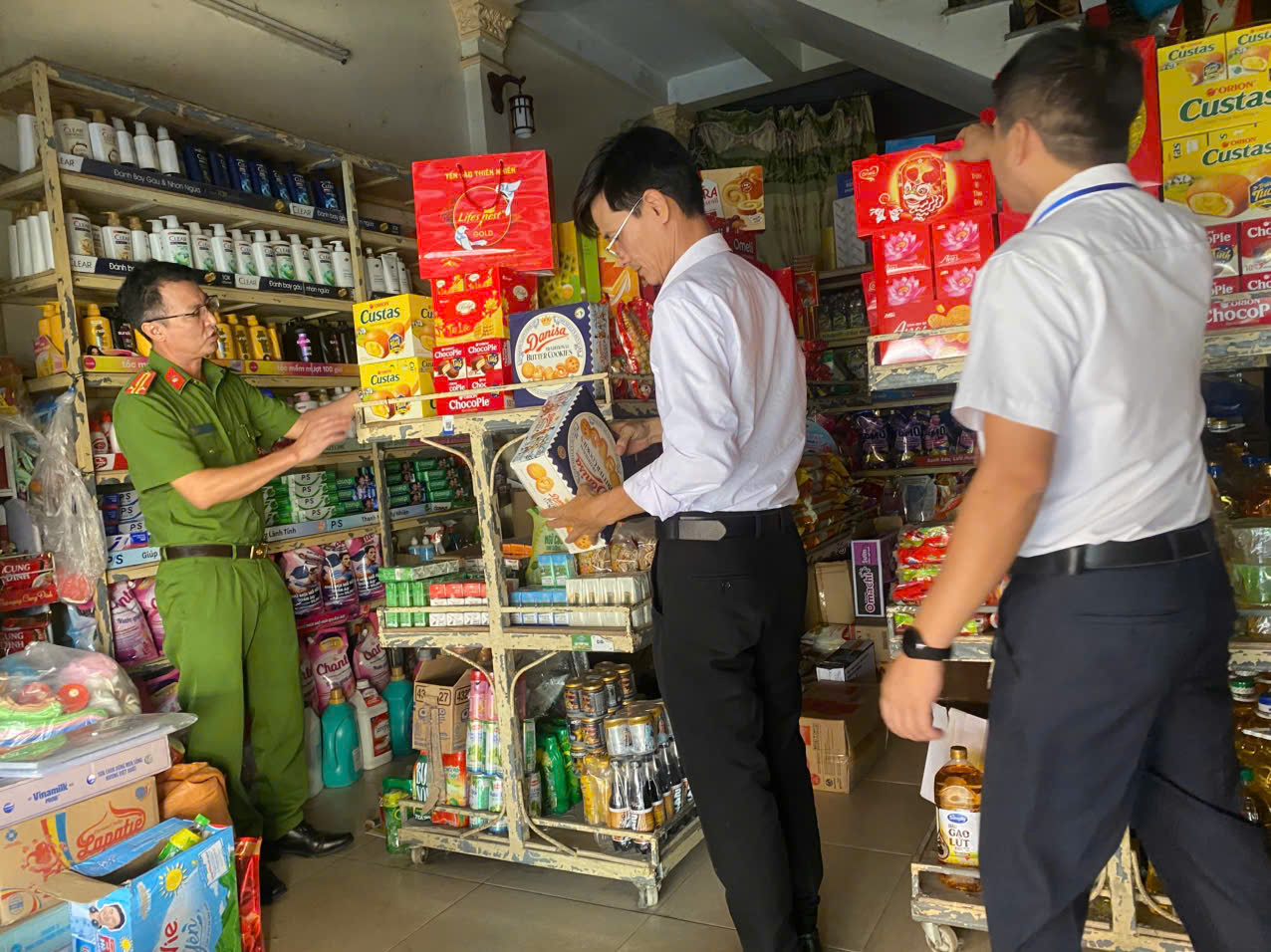 Công an xã Đoàn Đào phối hợp kiểm tra liên ngành bảo đảm an toàn thực phẩm dịp Tết Trung thu năm 2026