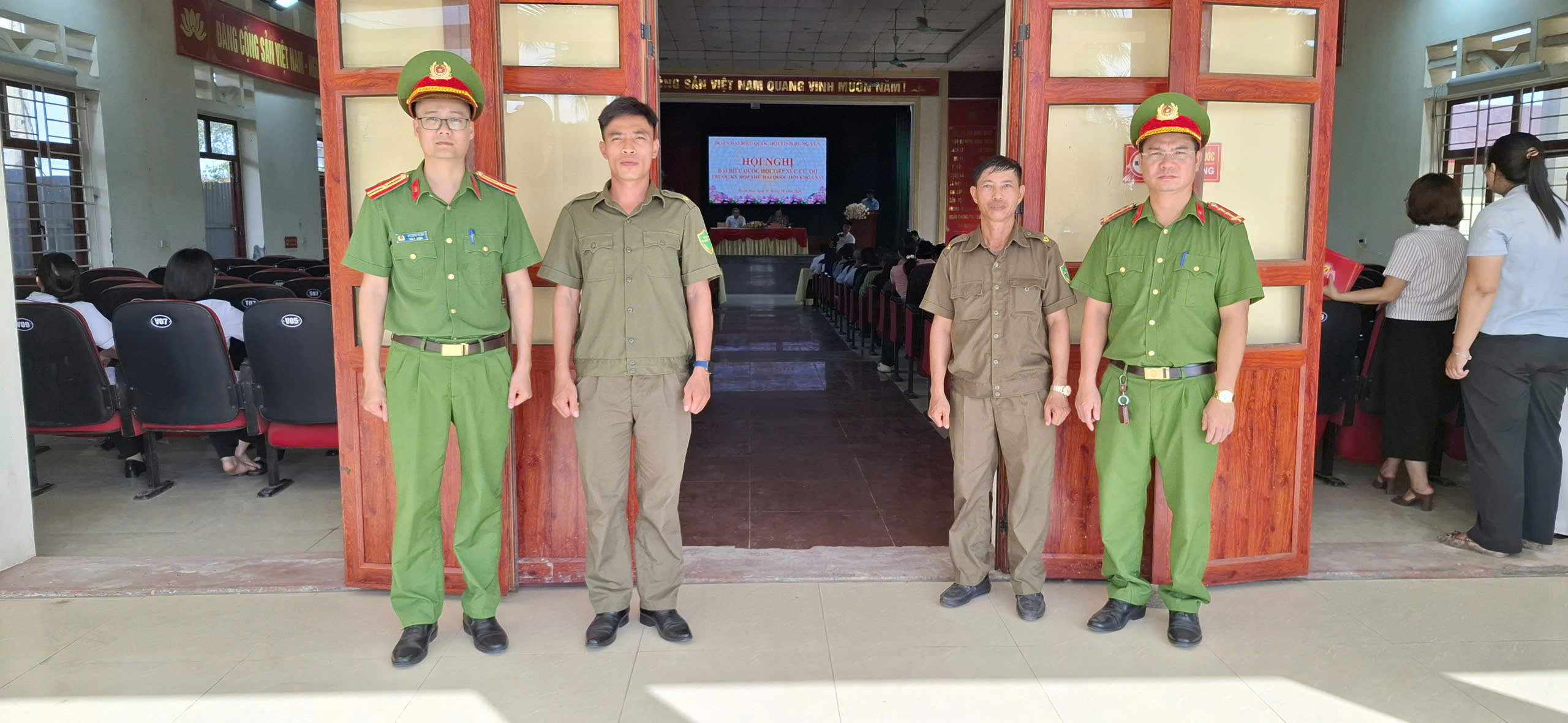 Công an xã Đoàn Đào bảo đảm tuyệt đối an ninh, trật tự Hội nghị đại biểu Quốc hội tiếp xúc cử tri trước Kỳ họp thứ hai, Quốc hội khóa XVI