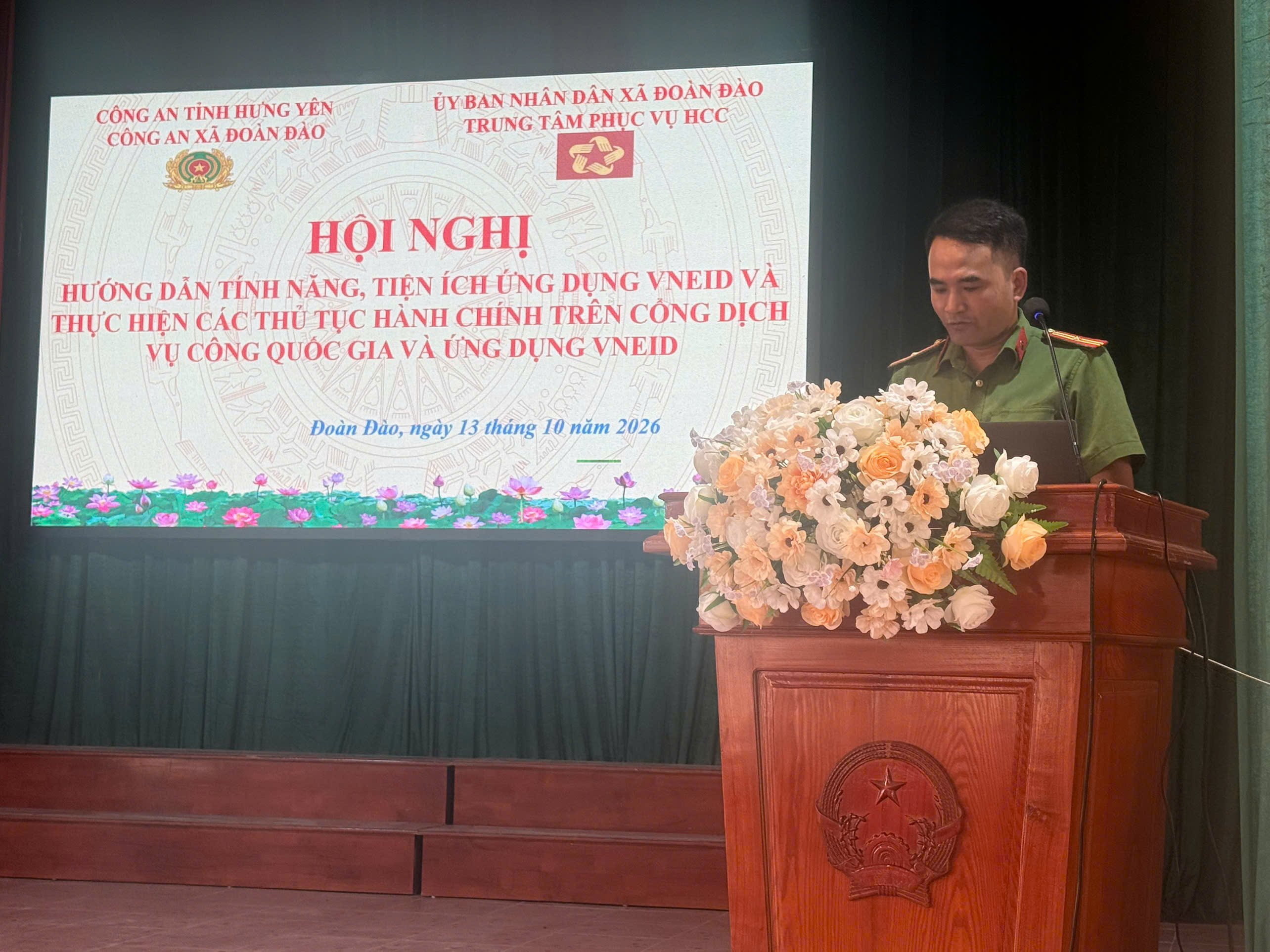 Công an xã Đoàn Đào đẩy mạnh tuyên truyền, hướng dẫn sử dụng ứng dụng VNeID và thực hiện thủ tục hành chính trên Cổng Dịch vụ công Quốc gia
