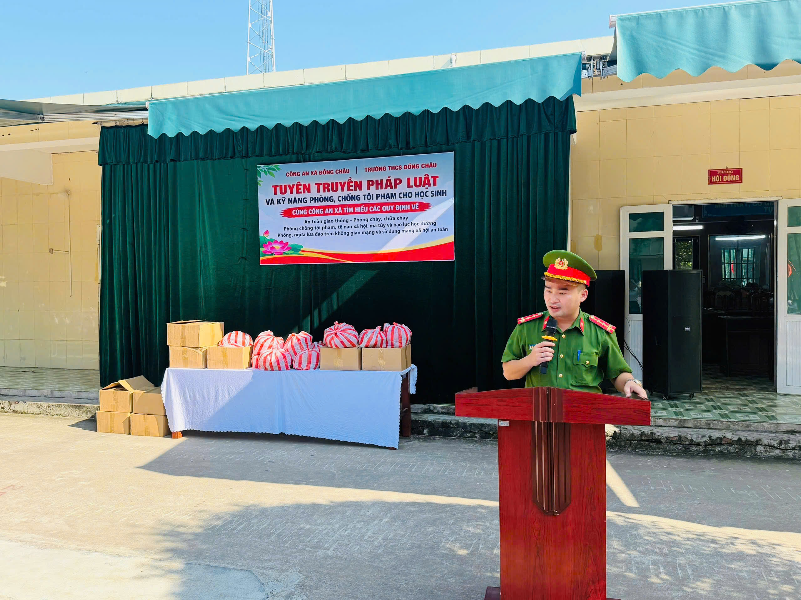 Công an xã Đồng Châu phối hợp tổ chức tuyên truyền bồi dưỡng kiến thức pháp luật về Trật tự ATGT, PCCC, CNCH, VK-VLN-CCHT, Phòng chống tác hại Ma túy và An ninh mạng cho lứa tuổi học sinh