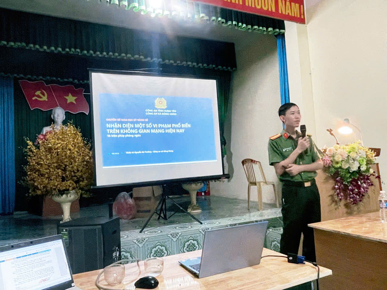 Công an xã Đông Hưng tăng cường công tác tuyên truyền pháp luật về an ninh mạng và phòng, chống tội phạm sử dụng công nghệ cao