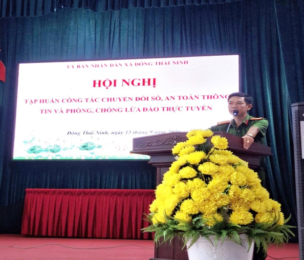 Công an xã Đông Thái Ninh phối hợp tổ chức Hội nghị tập huấn công tác chuyển đổi số, an toàn thông tin và phòng chống tội phạm lừa đảo trực tuyến.
