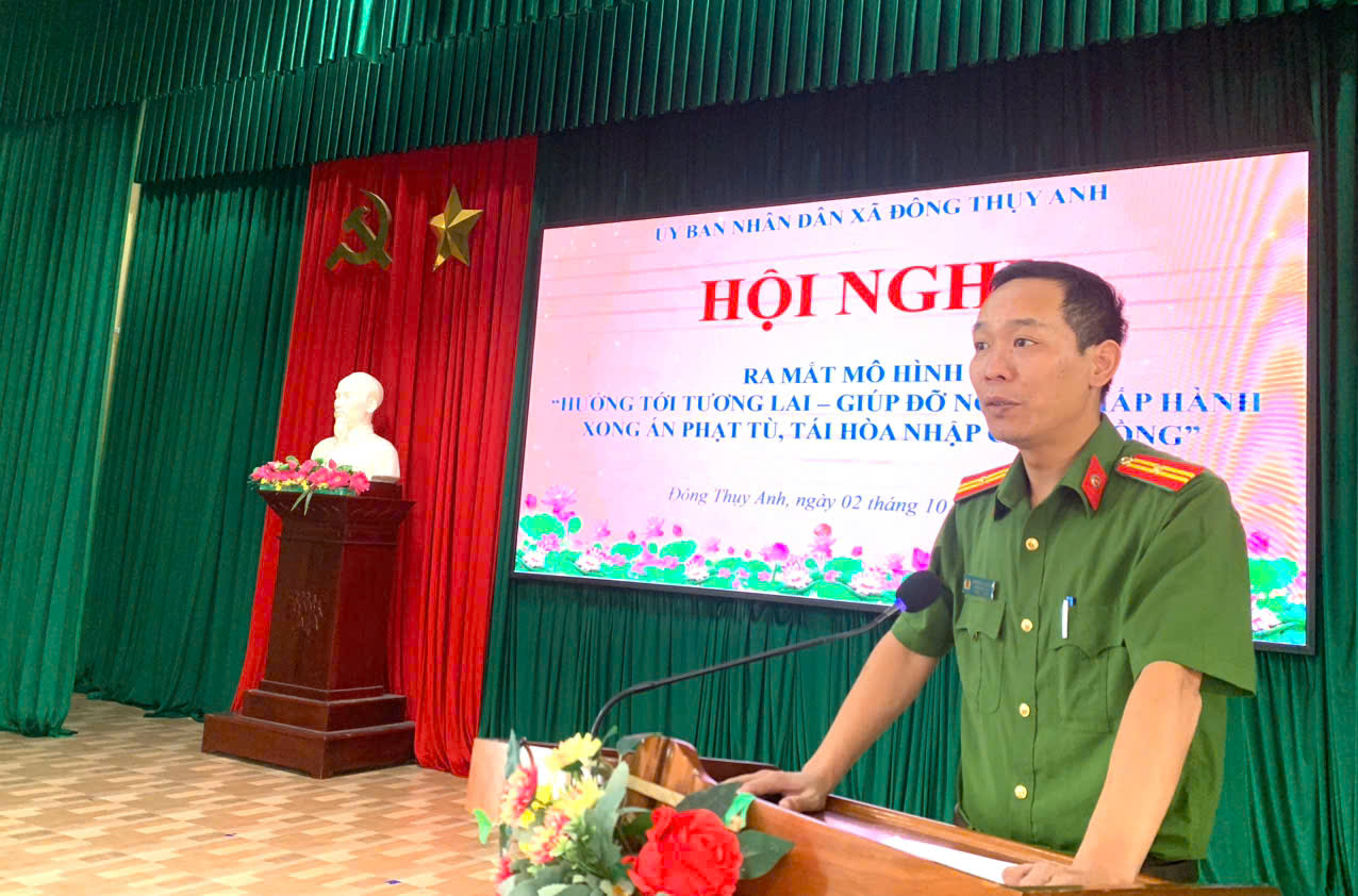 Công an xã Đông Thụy Anh tham mưu ra mắt mô hình “Hướng tới tương lai – Giúp đỡ người chấp hành xong án phạt tù tái hòa nhập cộng đồng” trên địa bàn xã