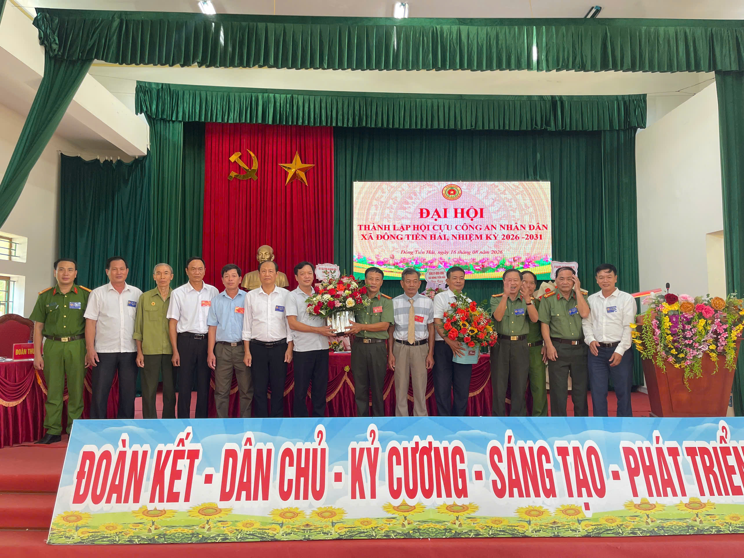 Công an xã Đông Tiền Hải phối hợp tổ chức thành công Đại hội thành lập Hội Cựu Công an nhân dân xã, nhiệm kỳ 2026-2031