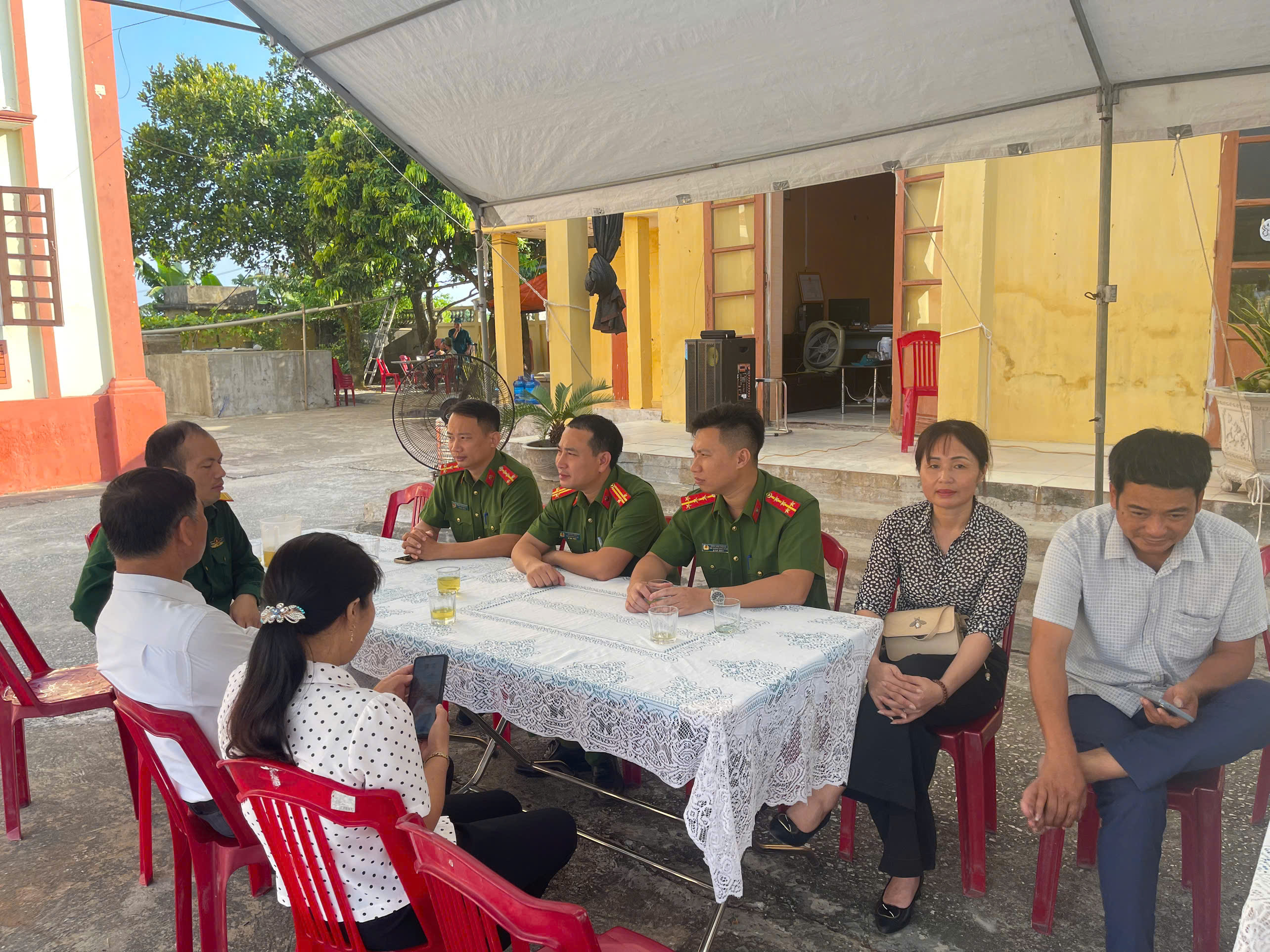 Công an xã Đông Tiền hải phối hợp tuyên truyền và hướng dẫn công dân khám sơ tuyển nghĩa vụ quân sự và thực hiện nghĩa vụ tham gia Công an nhân dân năm 2027