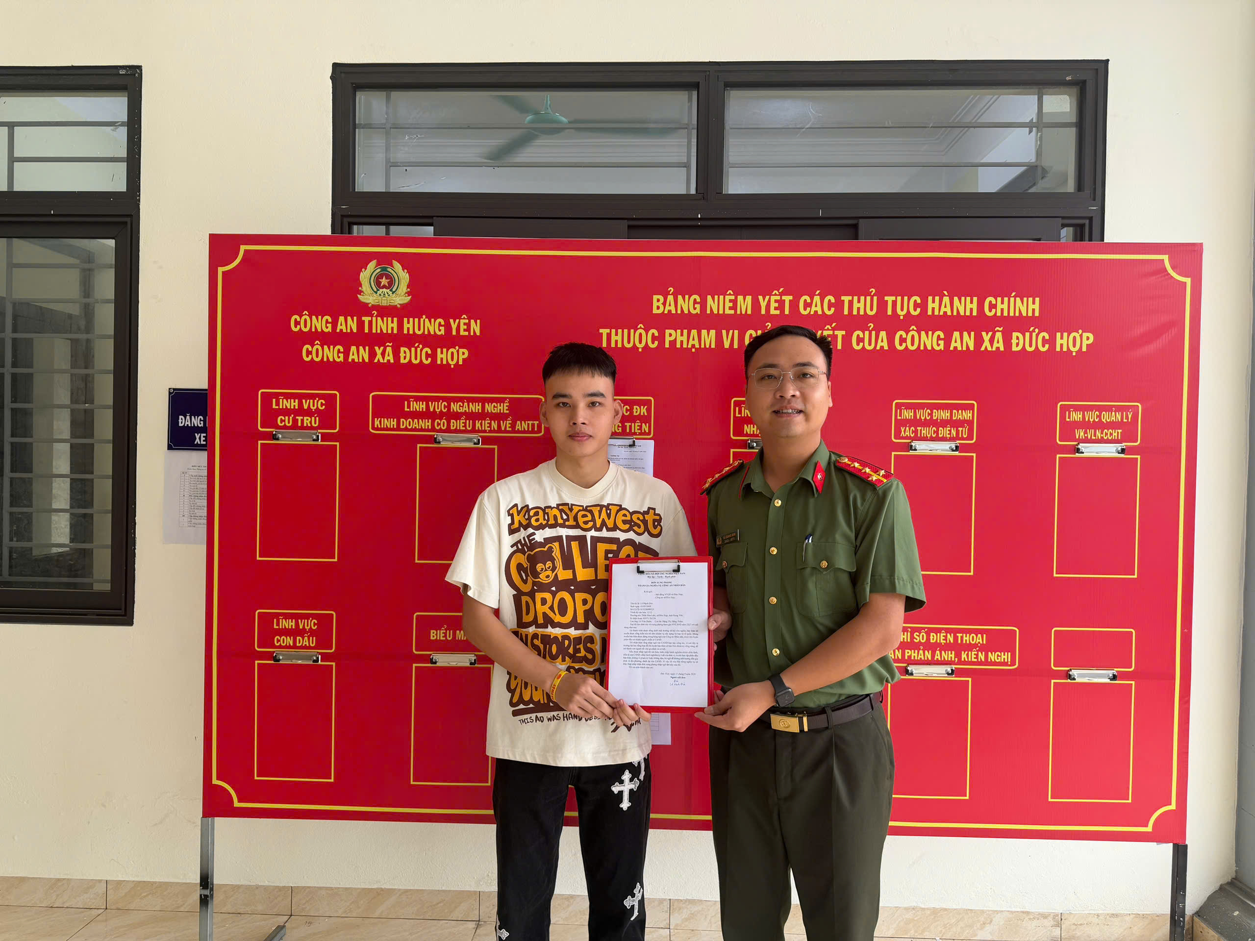 Tuổi trẻ Đức Hợp tự nguyện đăng ký thực hiện nghĩa vụ Công an nhân dân năm 2027