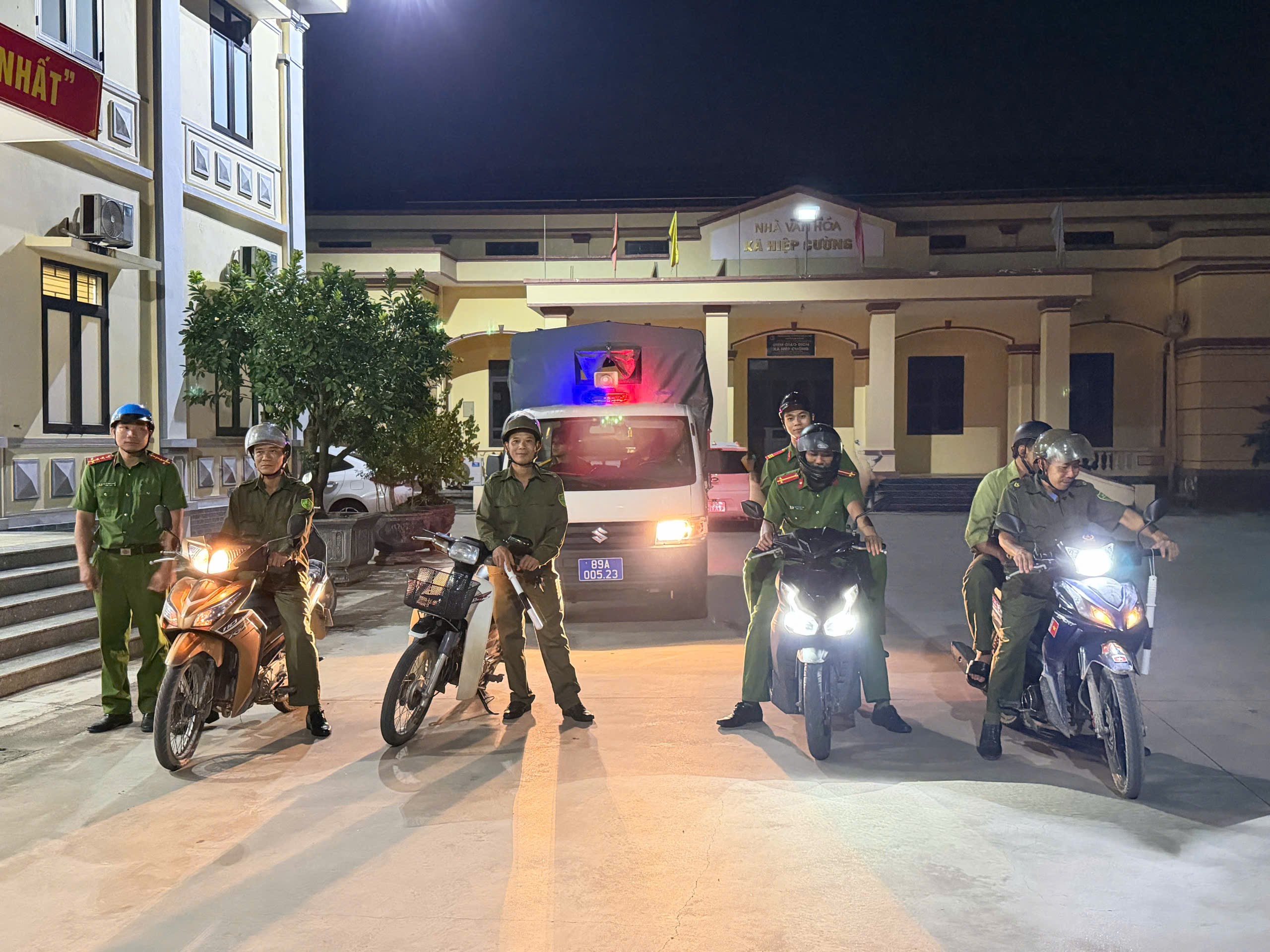 Công an xã Hiệp Cường tăng cường tuần tra ban đêm bảo đảm an ninh trật tự trên địa bàn