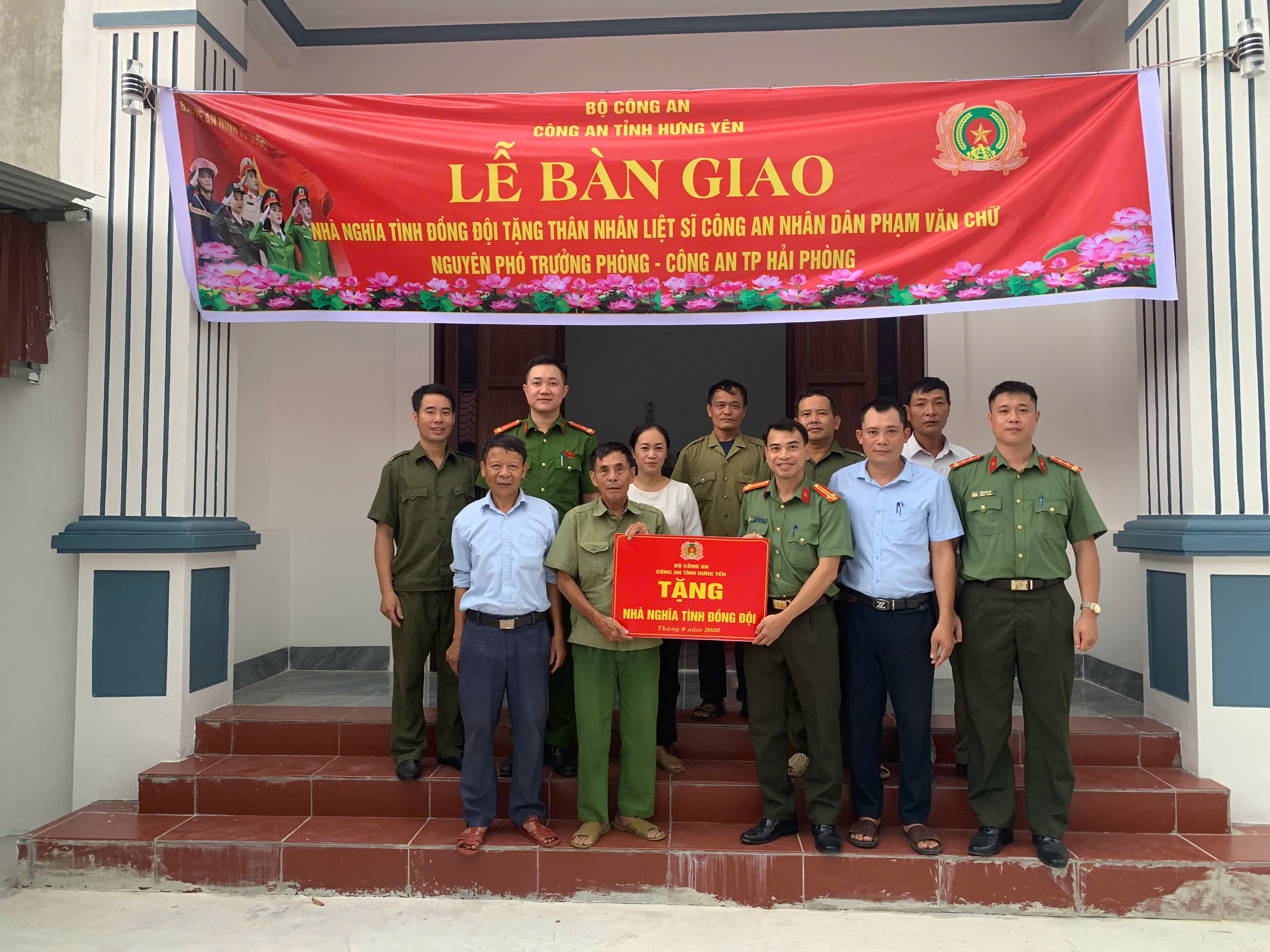 Công an xã Hoàng Hoa Thám tổ chức Lễ bàn giao nhà nghĩa tình đồng đội