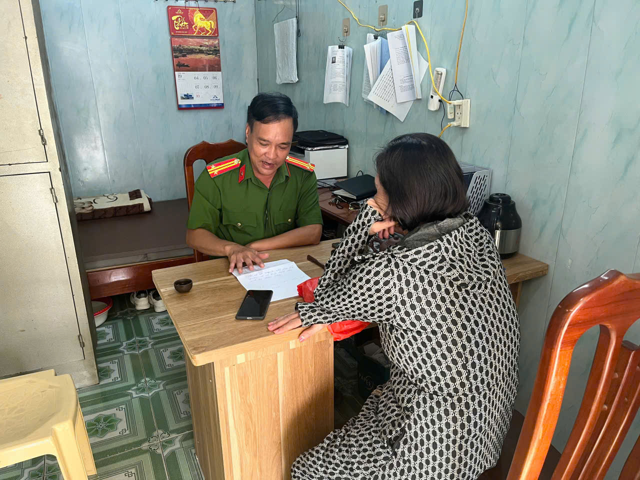 Công an xã Hồng Minh kịp thời ngăn chặn vụ lừa đảo chiếm đoạt tài sản qua mạng xã hội trên địa bàn