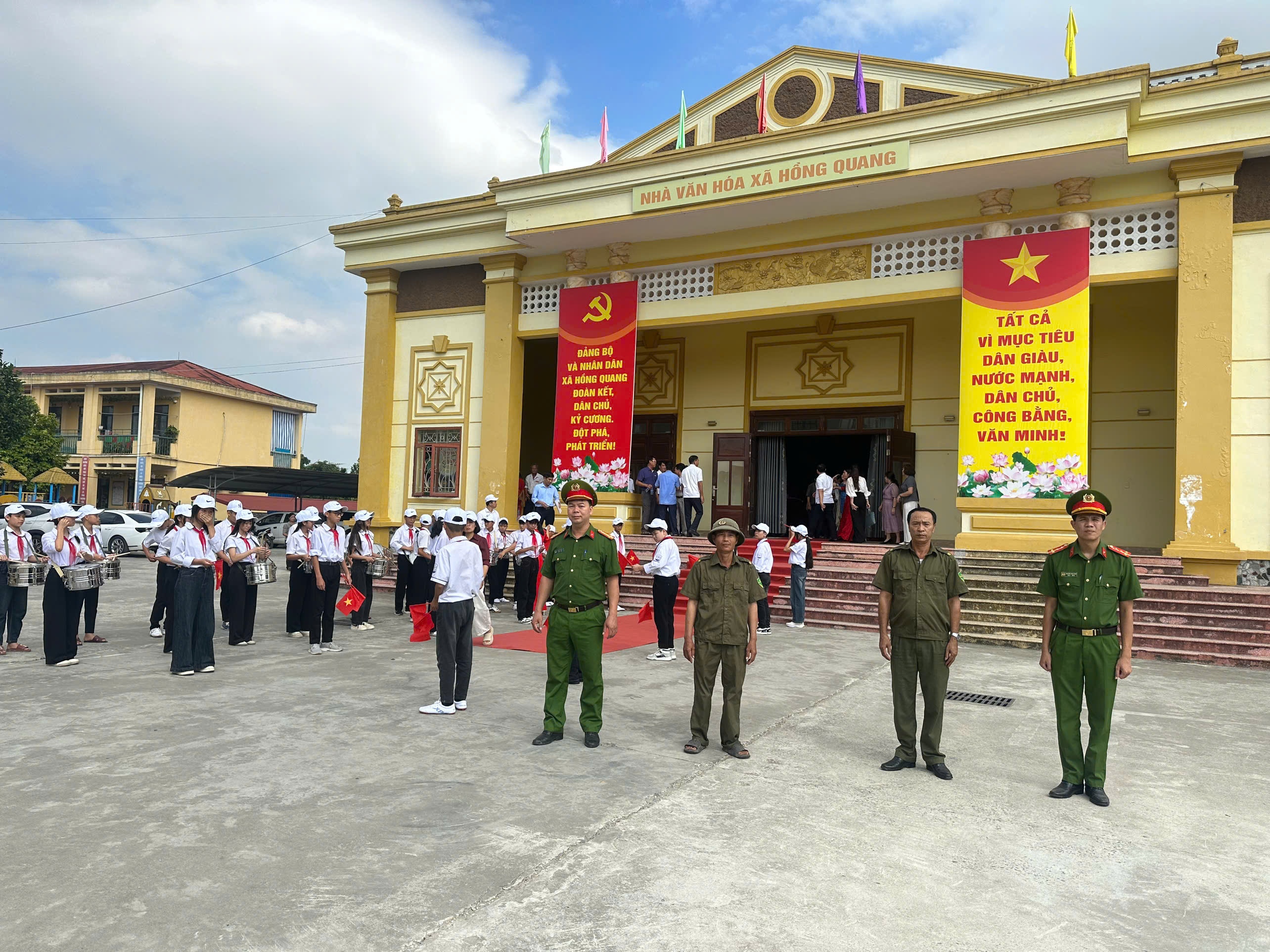 Công an xã Hồng Quang bảo đảm tuyệt đối an toàn Lễ trao Bằng vinh danh Liệt sĩ Hồng Quang