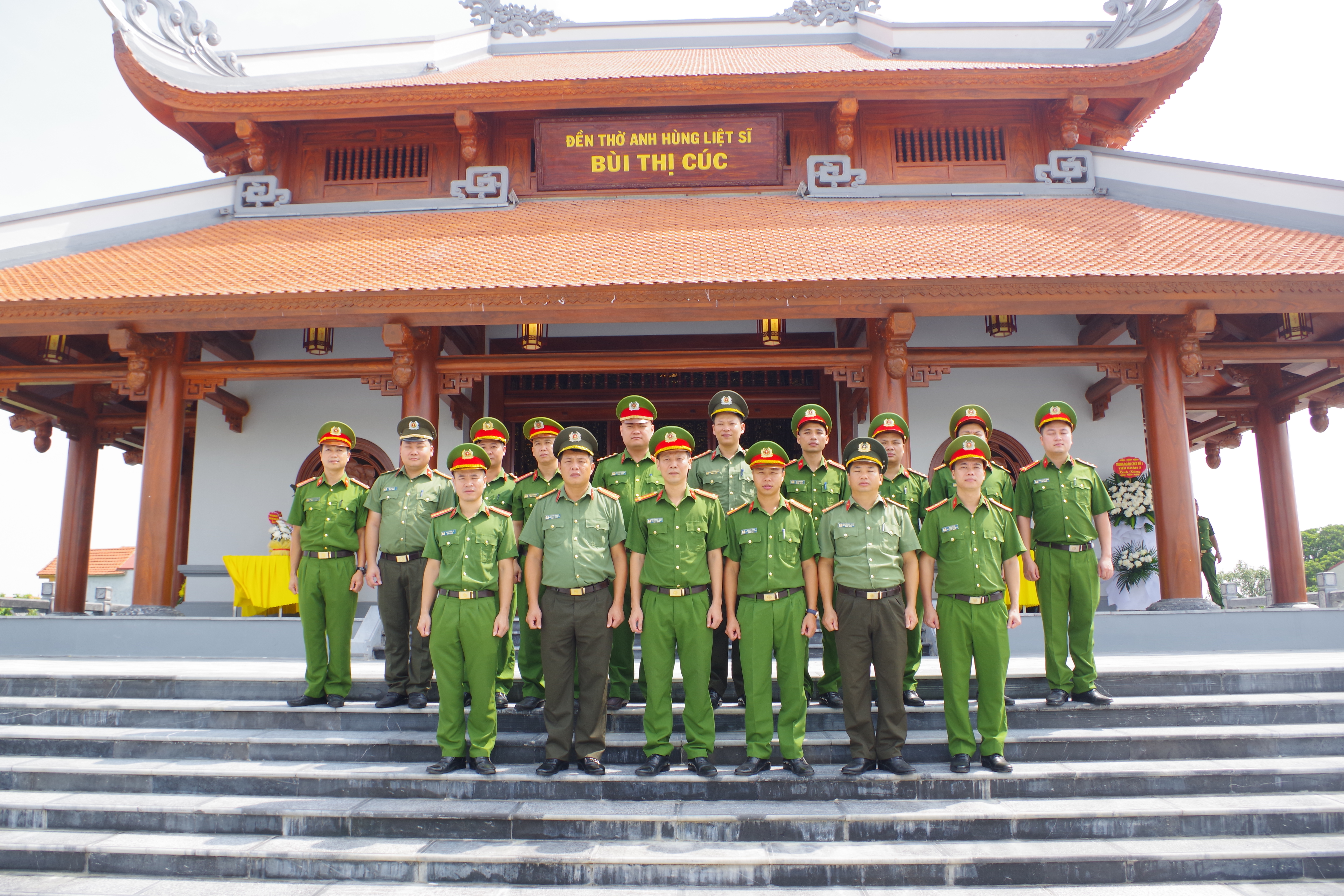 Công an xã Hồng Quang tổ chức sinh hoạt chính trị chủ đề 