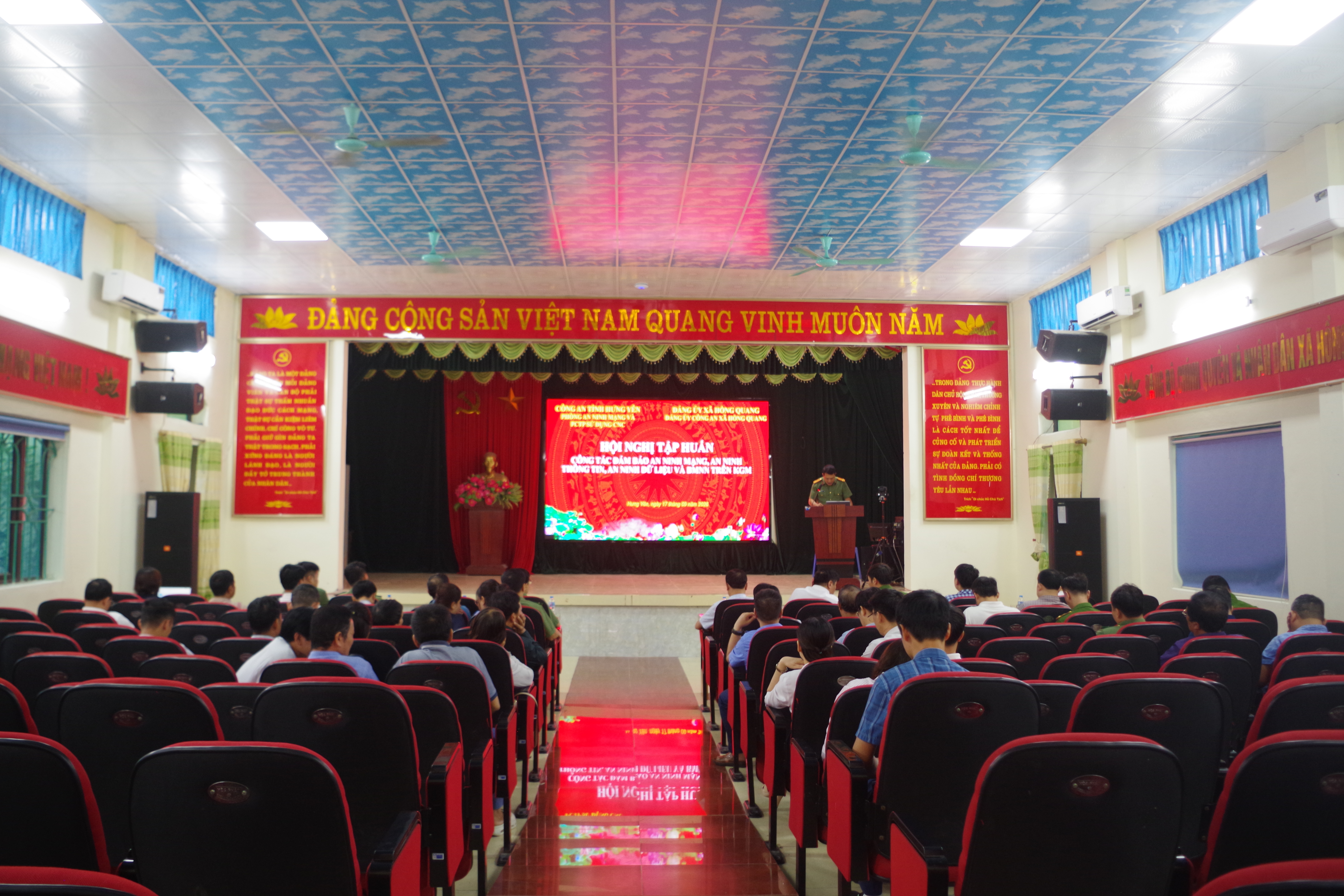 Chủ động tham mưu, Công an xã Hồng Quang phối hợp siết chặt an toàn thông tin, an ninh mạng tại cơ sở