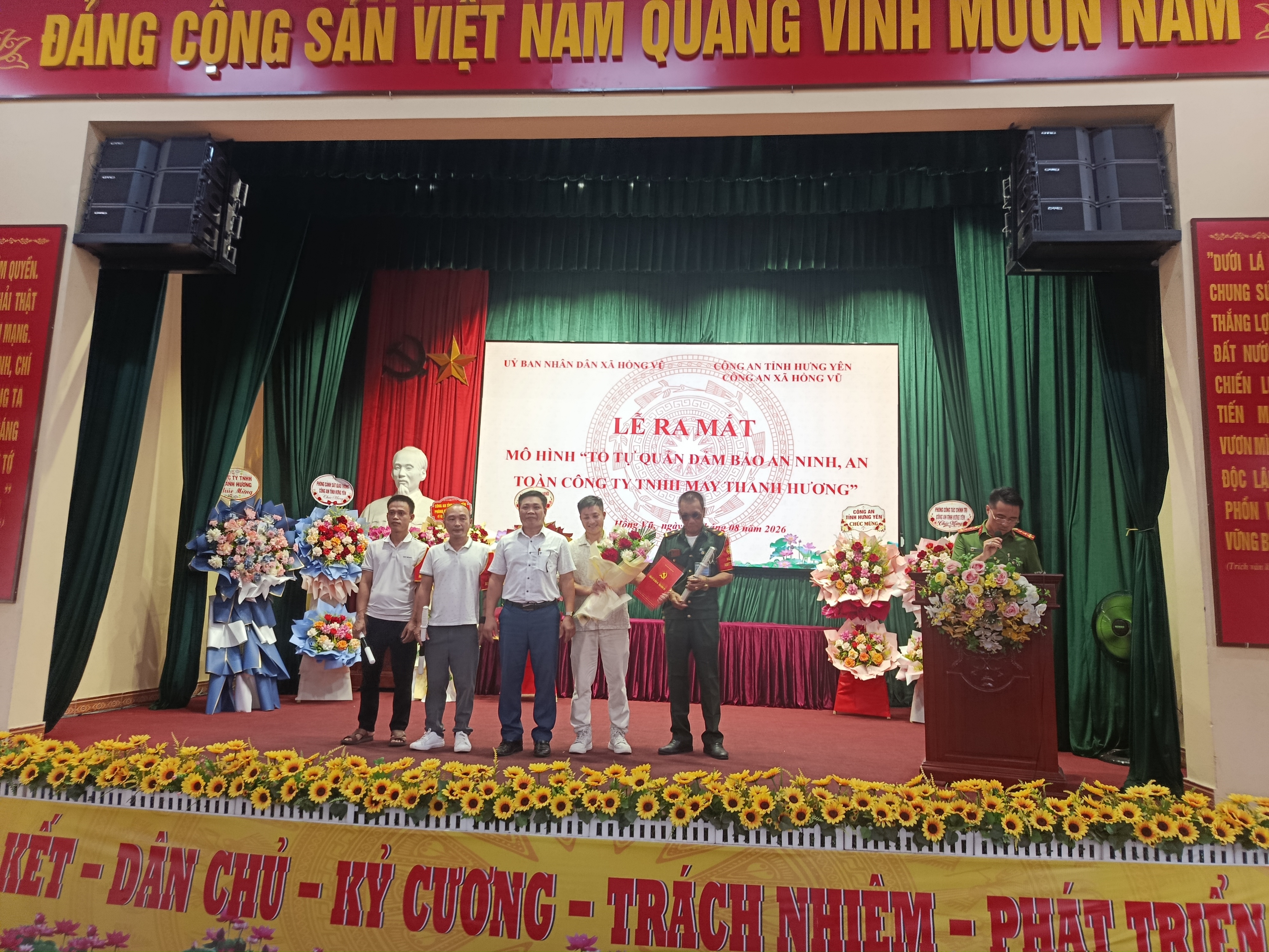 Công an xã Hồng Vũ hiệu quả từ mô hình “Doanh nghiệp an toàn về an ninh trật tự và an toàn giao thông”