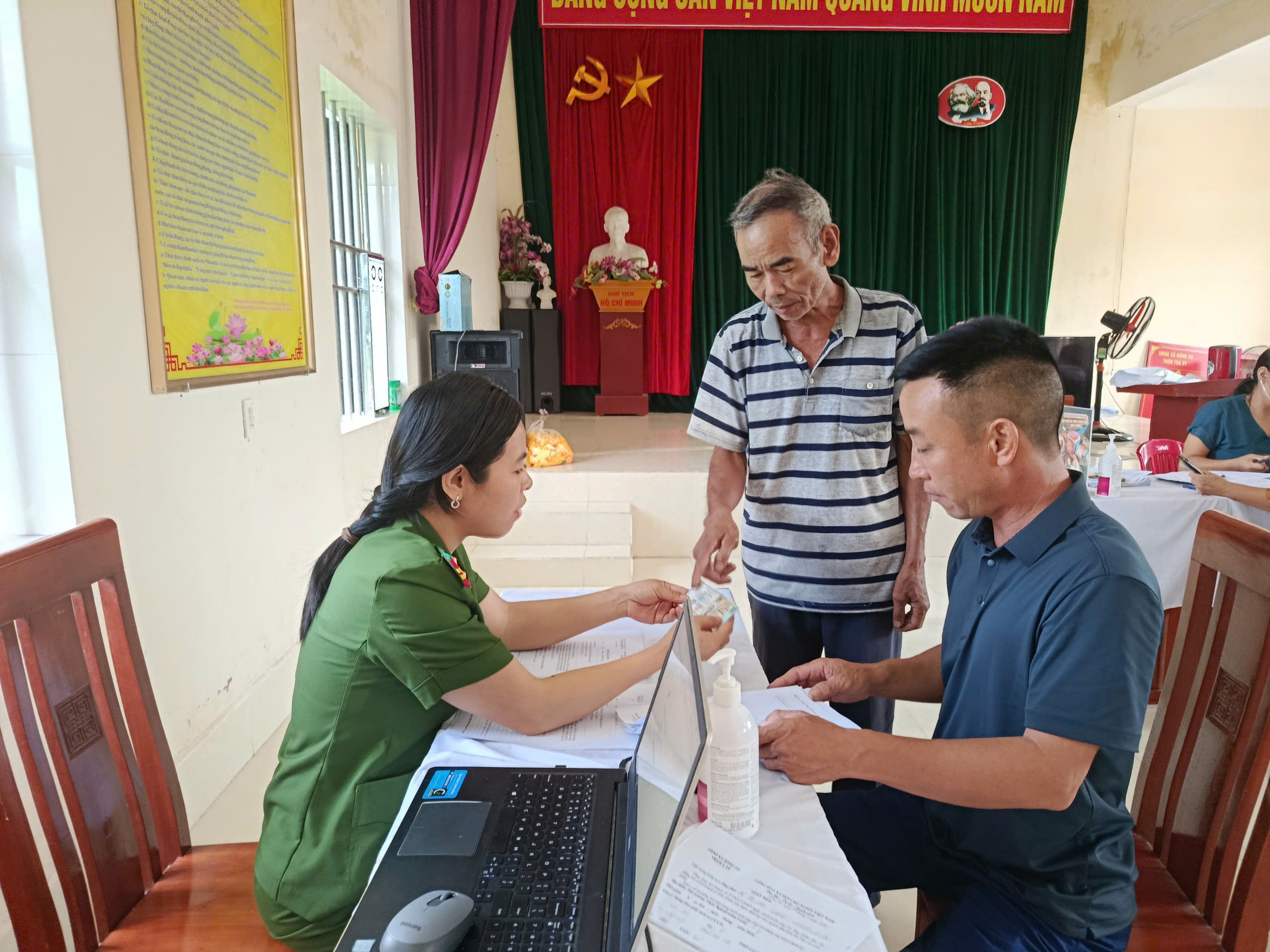 Công an xã Hồng Vũ triển khai chiến dịch 