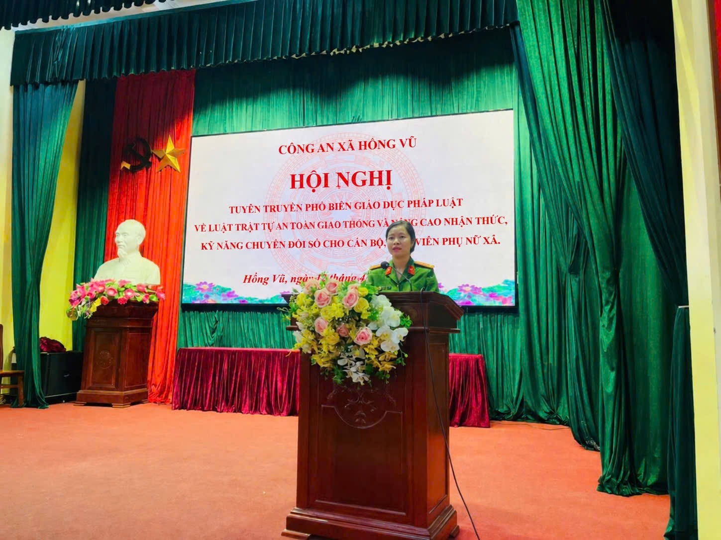 Công an xã Hồng Vũ đẩy mạnh tuyên truyền kỹ năng số và nâng cao cảnh giác cho nhân dân