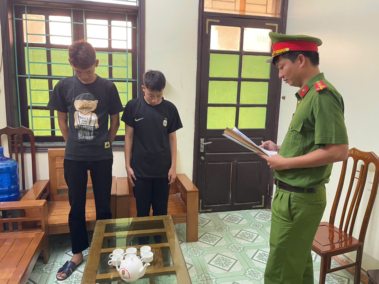 Cơ quan CSĐT Công an tỉnh Hưng Yên: Khởi tố bị can, Khởi tố 02 bị can về tội 