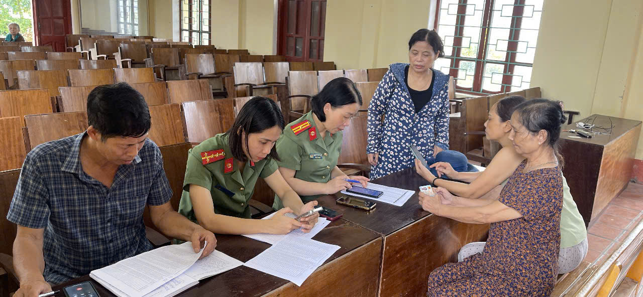 Công an xã Hưng Hà tham mưu triển khai đồng loạt “Ngày Chủ nhật số” tại 21 thôn trên địa bàn xã