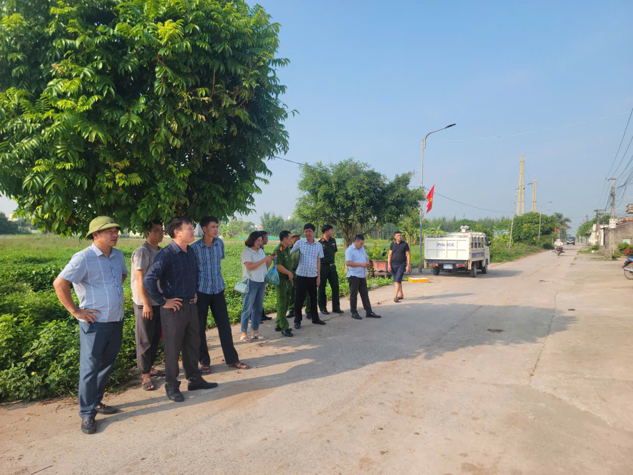 Công an xã Hưng Phú chủ động bảo đảm an ninh trật tự, hỗ trợ lễ khởi công dự án nâng cấp tuyến đường trục xã