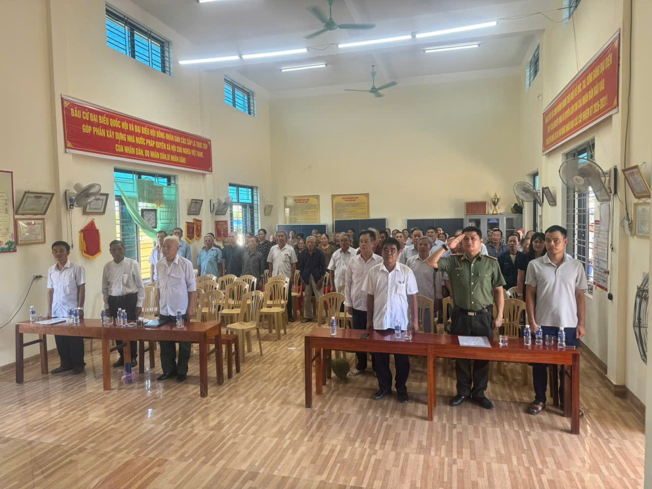 Công an xã Hưng Phú luôn đồng hành, tri ân và bảo vệ bình yên cho người cao tuổi tại địa phương