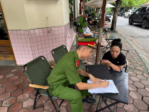 Công an xã Khoái Châu tăng cường công tác bảo đảm trật tự công cộng, trật tự đô thị trên địa bàn