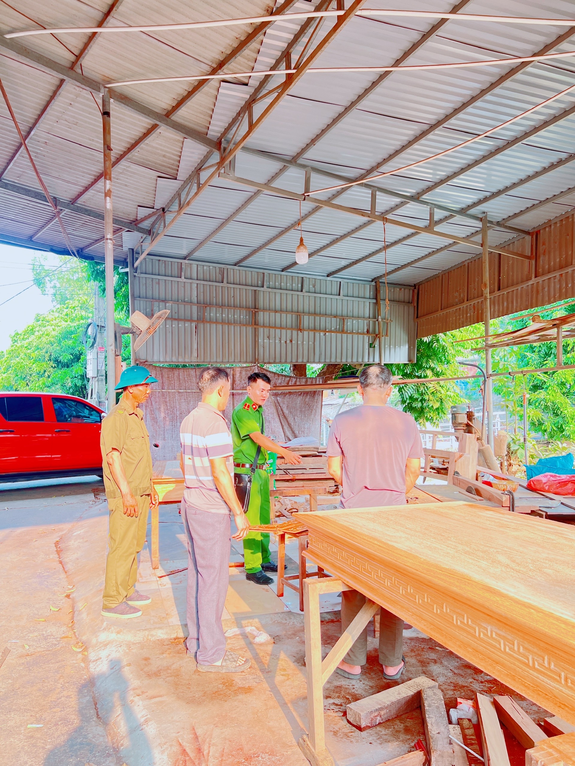 Công an xã Khoái Châu chủ động trong công tác giúp đỡ người tái hoà nhập cộng đồng và thi hành án hình sự tại cộng đồng