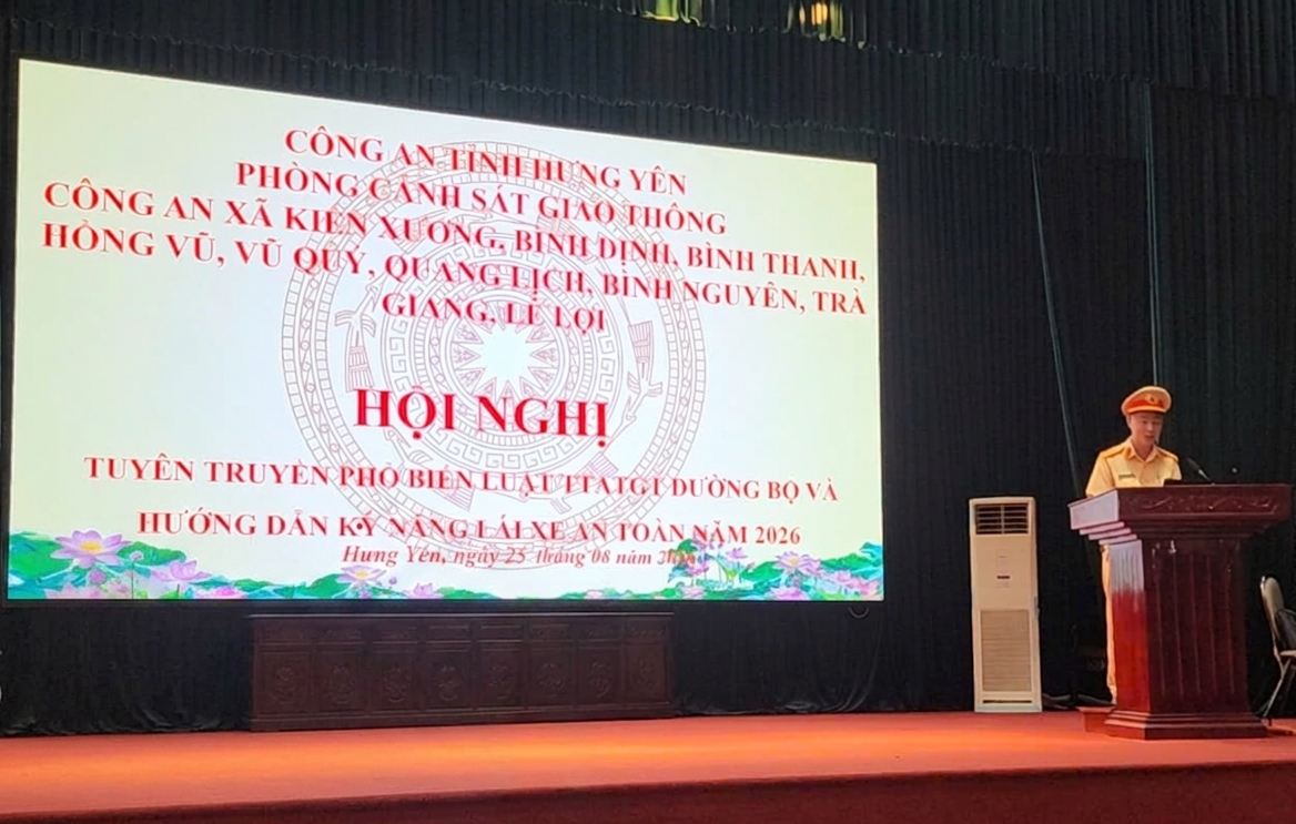 Công an xã Kiến Xương phối hợp cùng lực lượng Cảnh sát giao thông Công an tỉnh tổ chức Hội nghị “Tuyên truyền, phổ biến, giáo dục pháp luật về trật tự an toàn giao thông và hướng dẫn kỹ năng lái xe mô tô,  xe gắn máy an toàn” trên địa bàn