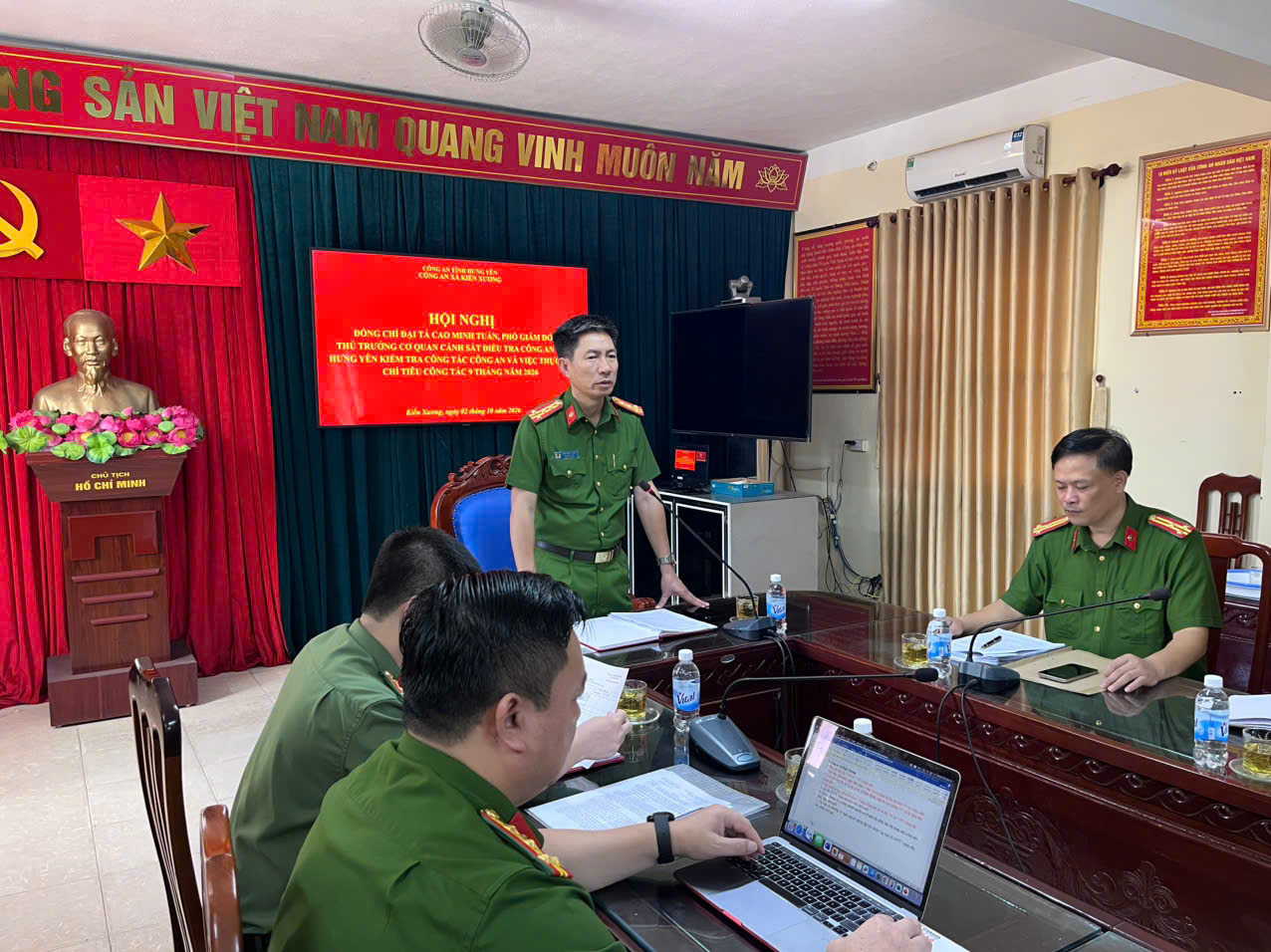 Đồng chí Đại tá Cao Minh Tuấn, Phó Giám đốc Công an tỉnh kiểm tra công tác Công an và kết quả thực hiện chỉ tiêu công tác 9 tháng năm 2026 tại Công an xã Kiến Xương