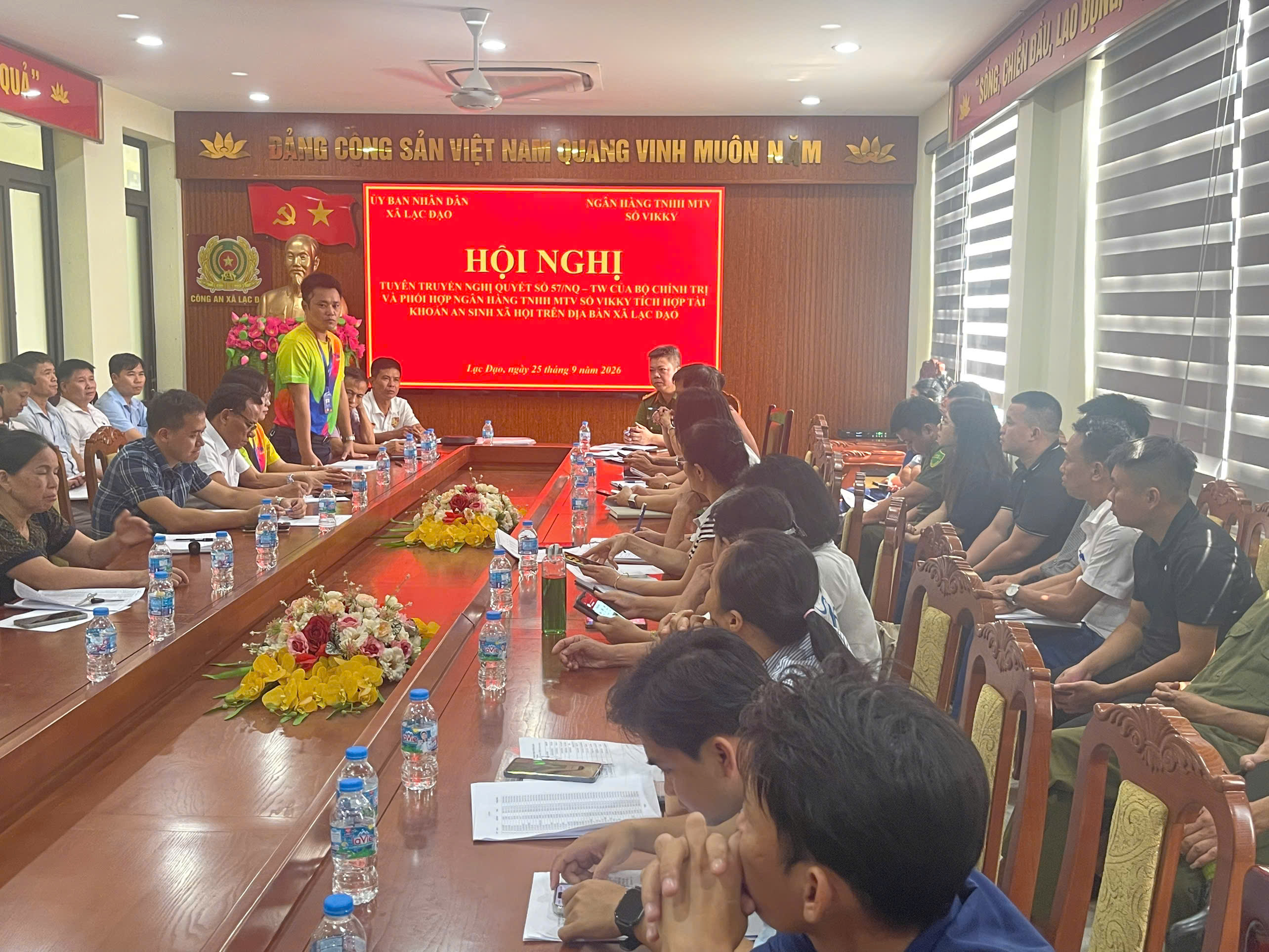 Công an xã Lạc Đạo tham mưu tuyên truyền Nghị quyết số 57-NQ/TW và triển khai giải pháp nâng cao tỷ lệ tích hợp tài khoản an sinh xã hội cho người dân trên địa bàn