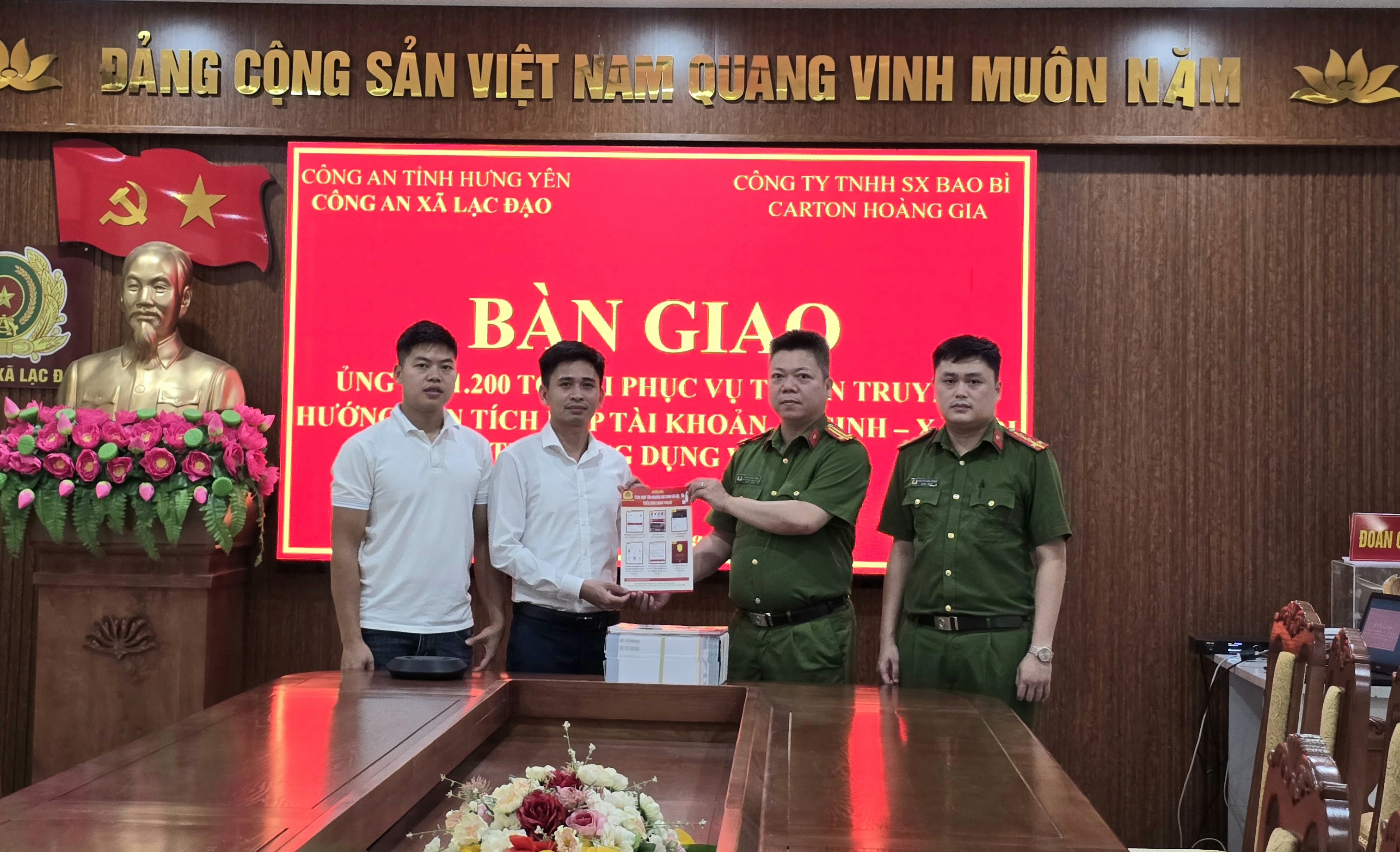 Công an xã Lạc Đạo vận động nguồn lực xã hội hóa phục vụ nhiệm vụ chuyển đổi số