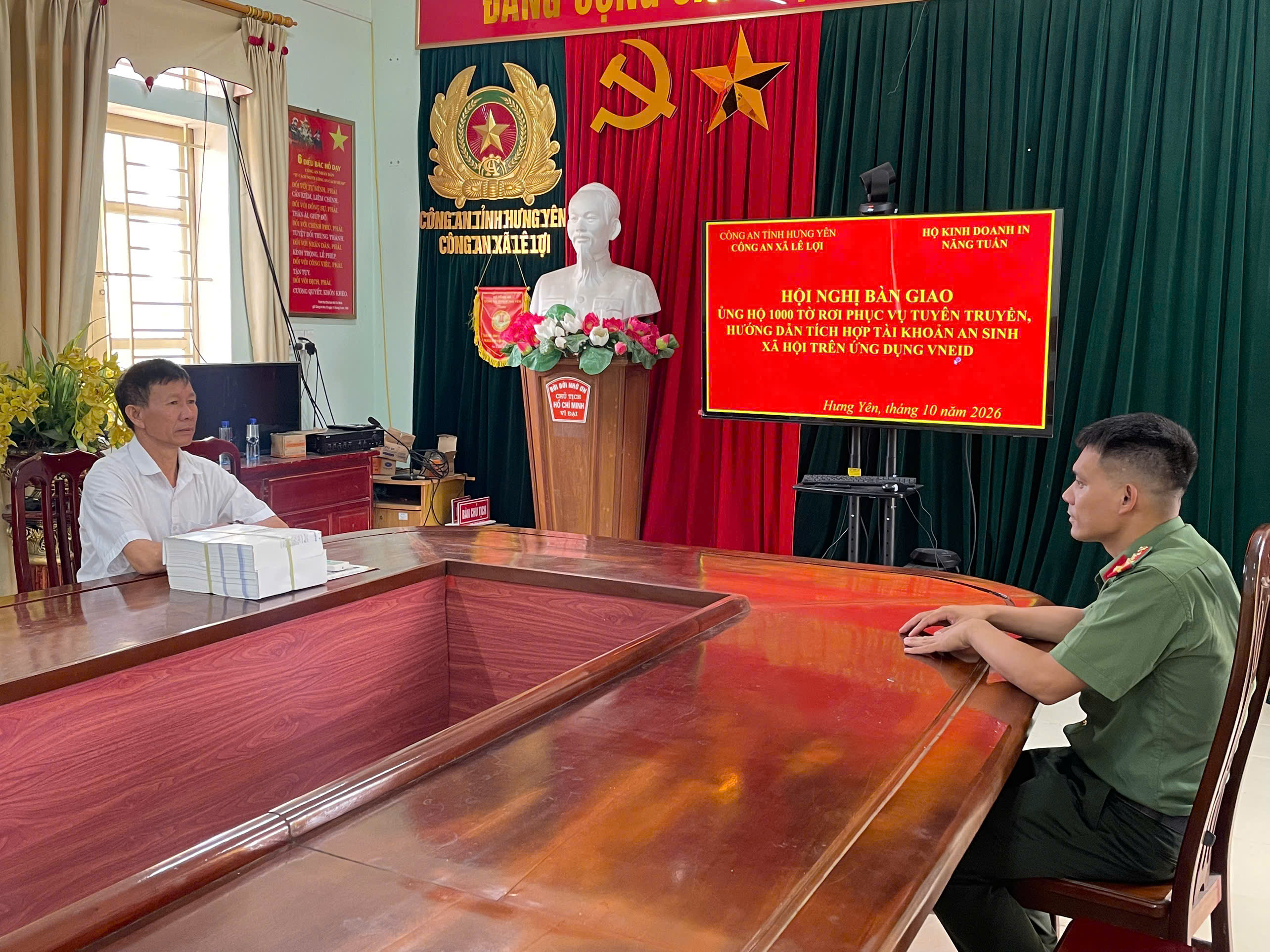Doanh nghiệp chung tay cùng lực lượng Công an xã Lê Lợi đẩy mạnh chuyển đổi số và thực hiện Đề án 06