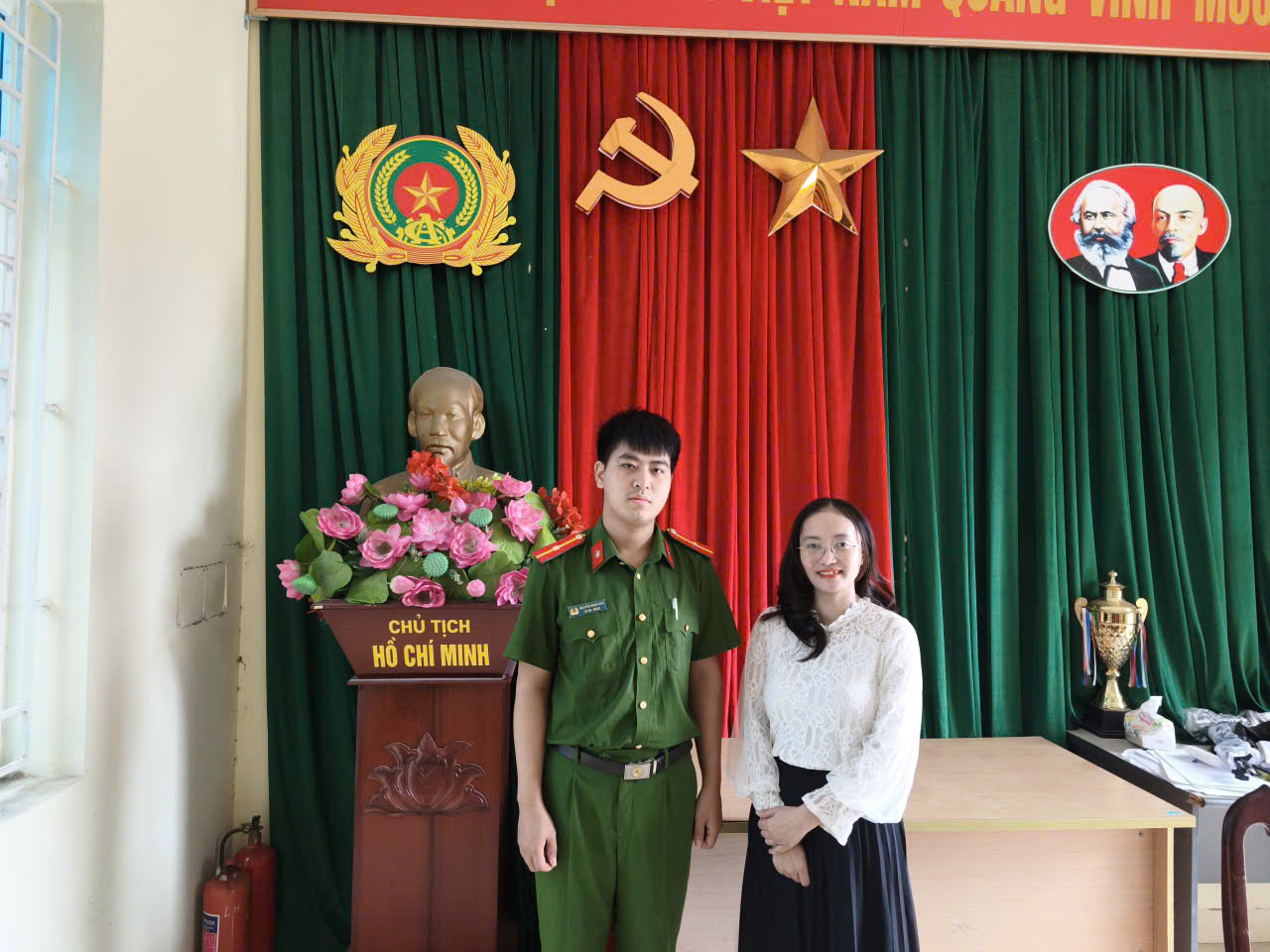 Công an xã Long Hưng lan tỏa tấm gương người tốt, việc tốt, hỗ trợ trao trả 33 triệu đồng do chuyển khoản nhầm