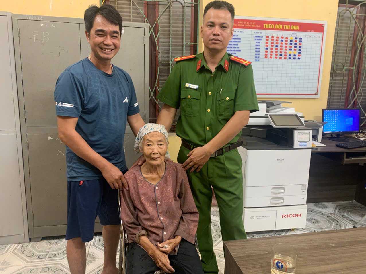 Công an xã Mễ Sở kịp thời tìm được người thân, đưa cụ bà trên 80 tuổi đi lạc trở về gia đình