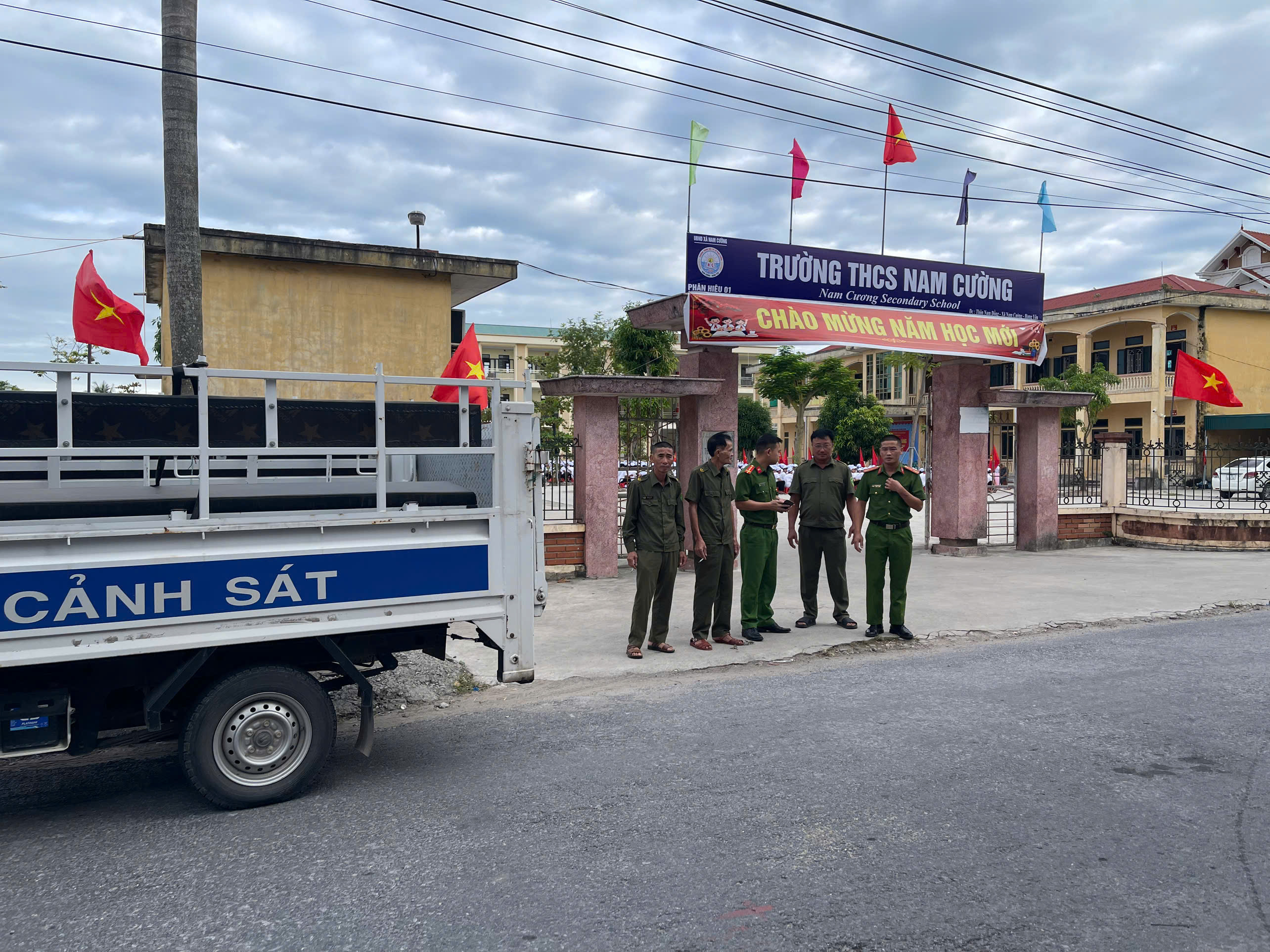 Công an xã Nam Cường bảo đảm an ninh, trật tự, an toàn giao thông Lễ khai giảng năm học 2026 - 2027