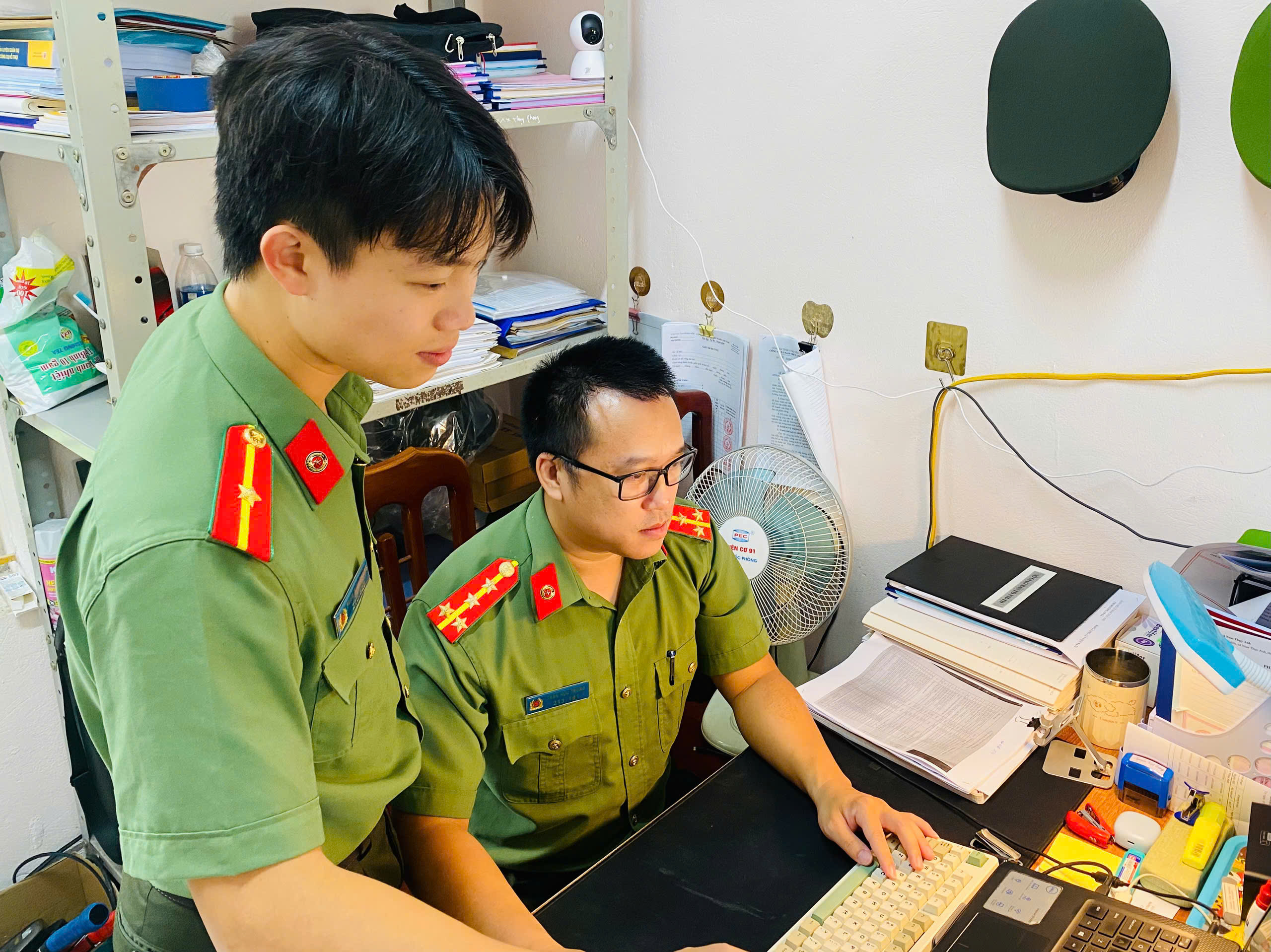 Công an xã Nam Thụy Anh hưởng ứng Cuộc thi trực tuyến tìm hiểu về Hiến pháp và pháp luật trong kỷ nguyên số của Bộ Tư pháp