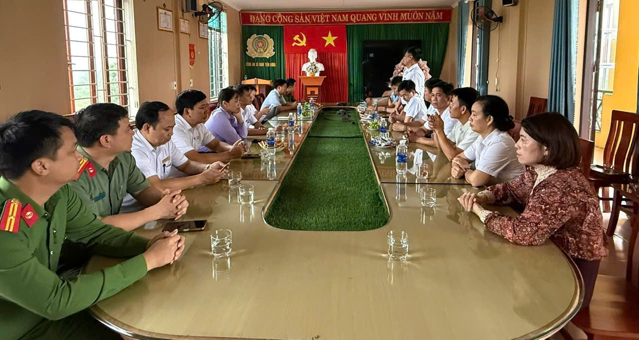 Công an xã Nam Tiên Hưng tham mưu tổ chức hội nghị tuyên truyền, quán triệt kết luận số 56-KL/TW, ngày 24/6/2026 của Bộ Chính trị