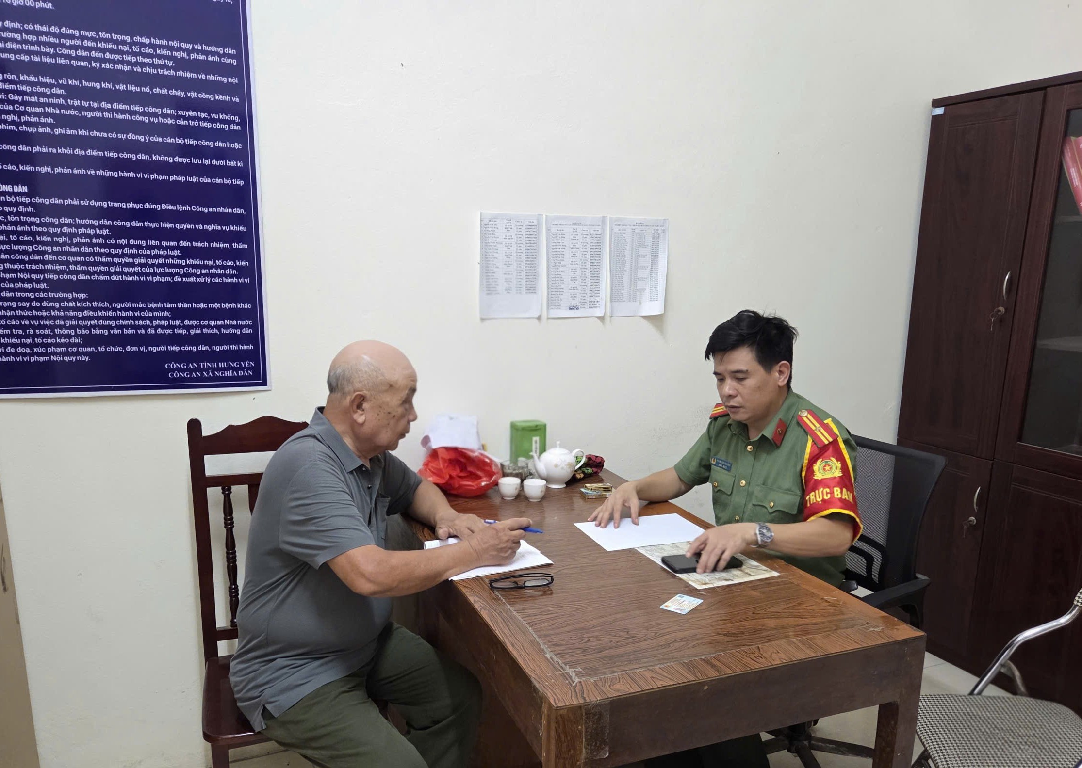 Công an xã Nghĩa Dân kịp thời tuyên truyền, giúp người dân tránh bẫy lừa đảo trên không gian mạng