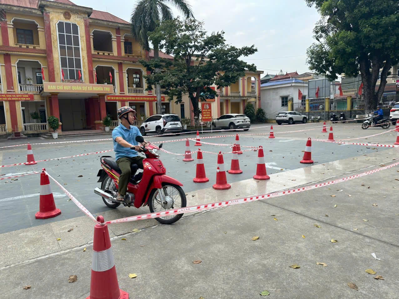 Công an xã Nghĩa Trụ tổ chức tuyên truyền, đào tạo kỹ năng lái xe mô tô, xe gắn máy an toàn