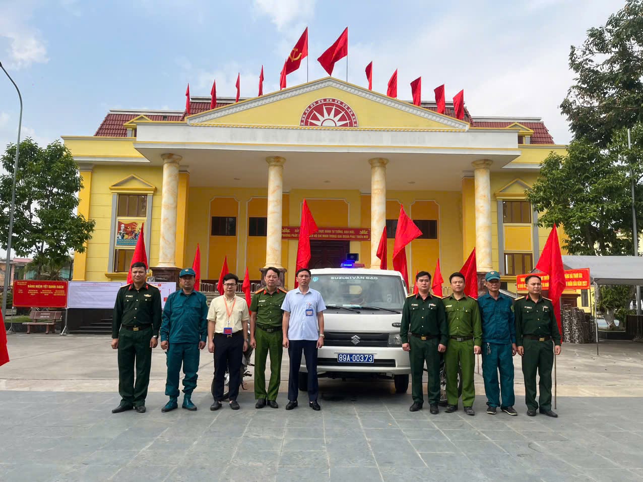 Công an xã Nghĩa Trụ phối hợp tuyên truyền lưu động công tác tuyển chọn công dân thực hiện nghĩa vụ tham gia Công an nhân dân năm 2027