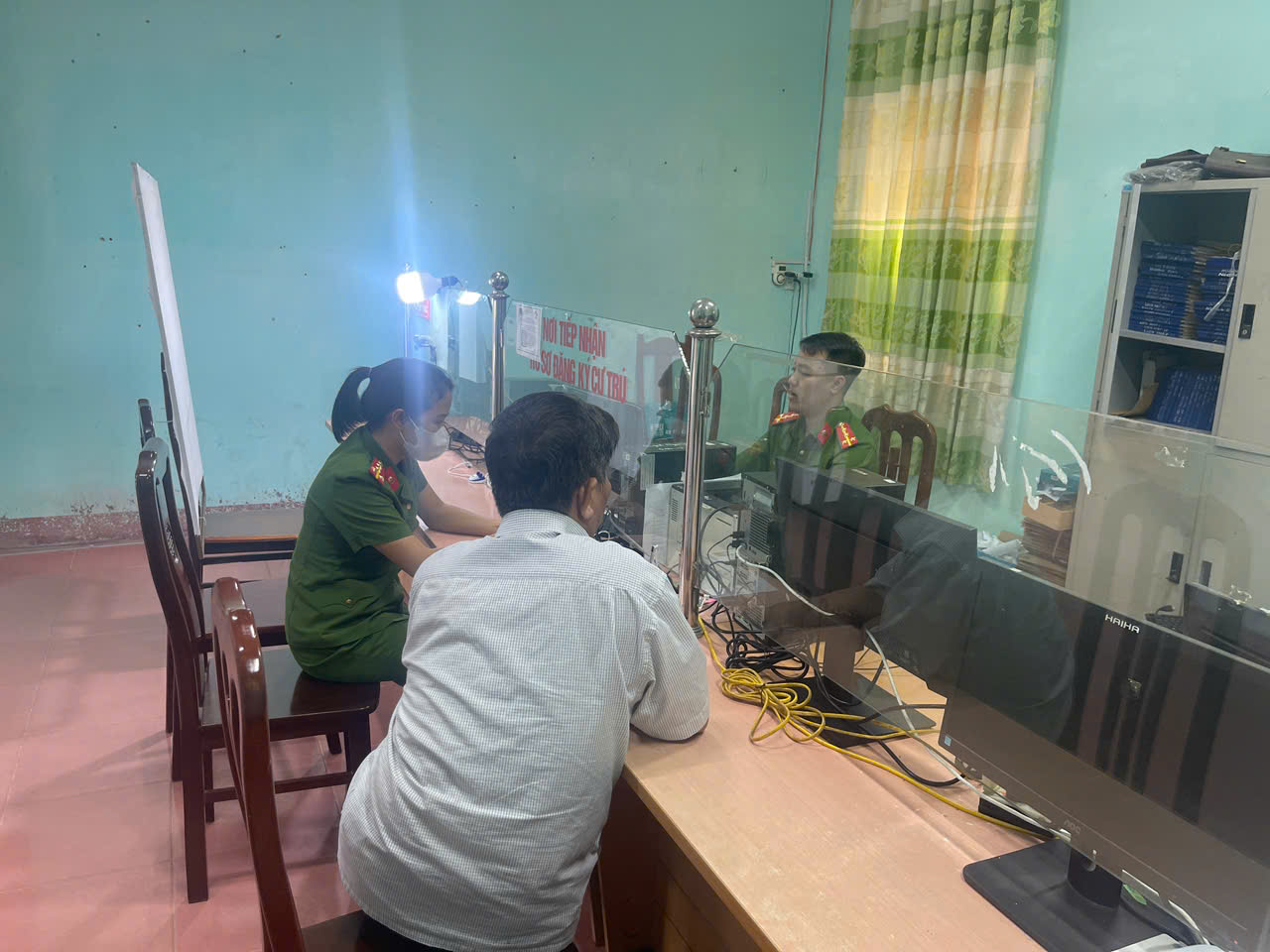 Công an xã Ngọc Lâm đẩy nhanh tiến độ thu thập, cập nhật thông tin liệt sĩ, thân nhân liệt sĩ chưa xác định được danh tính trên địa bàn xã