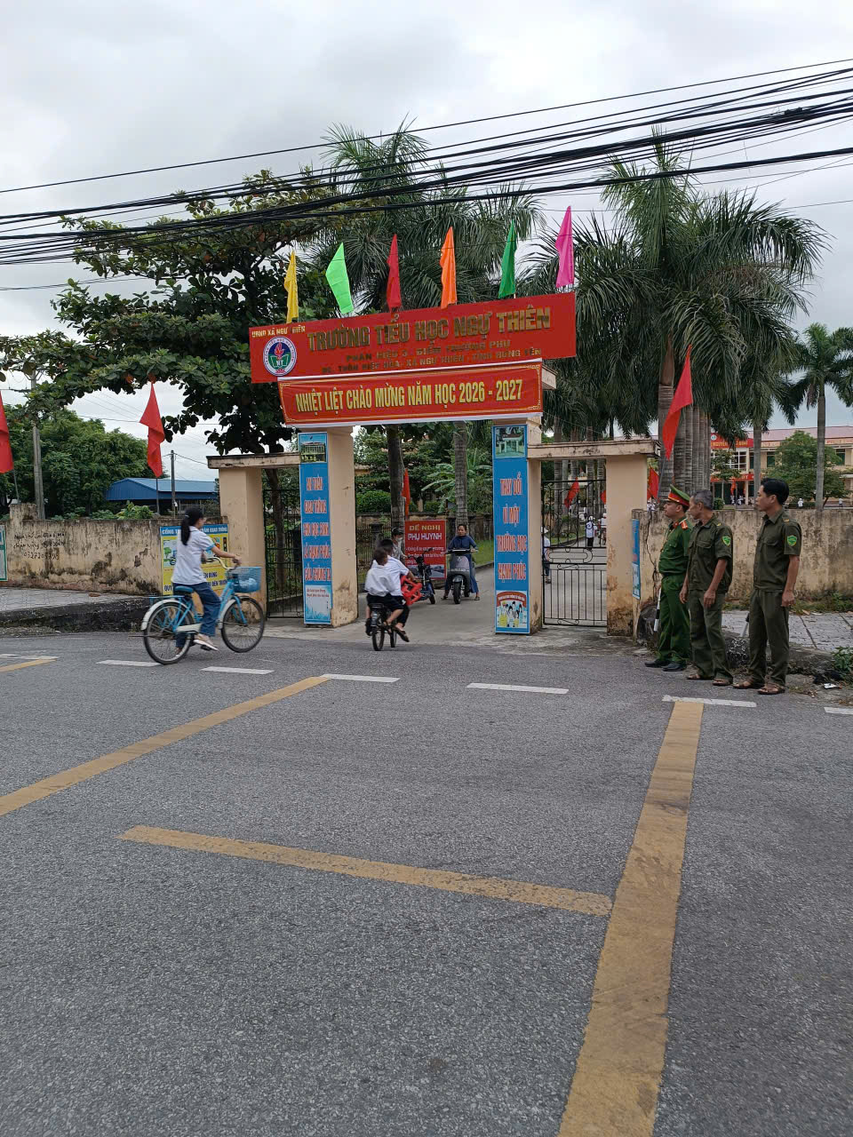 Công an xã Ngự Thiên đảm bảo an ninh trật tự, an toàn giao thông Lễ khai giảng năm học 2026 - 2027