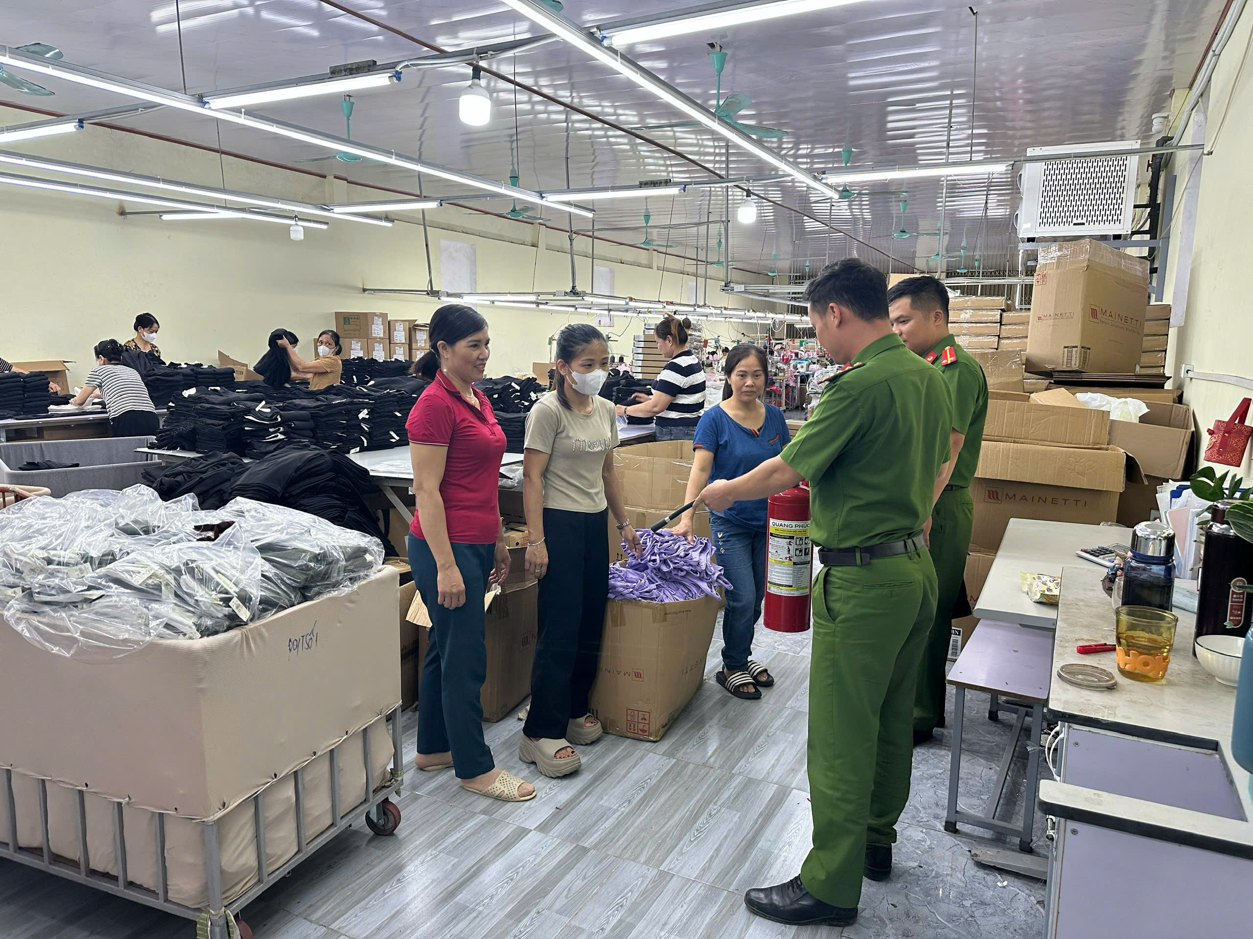 Công an xã Ngự Thiên tăng cường kiểm tra, tuyên truyền, bảo đảm an toàn phòng cháy, chữa cháy mùa hanh khô